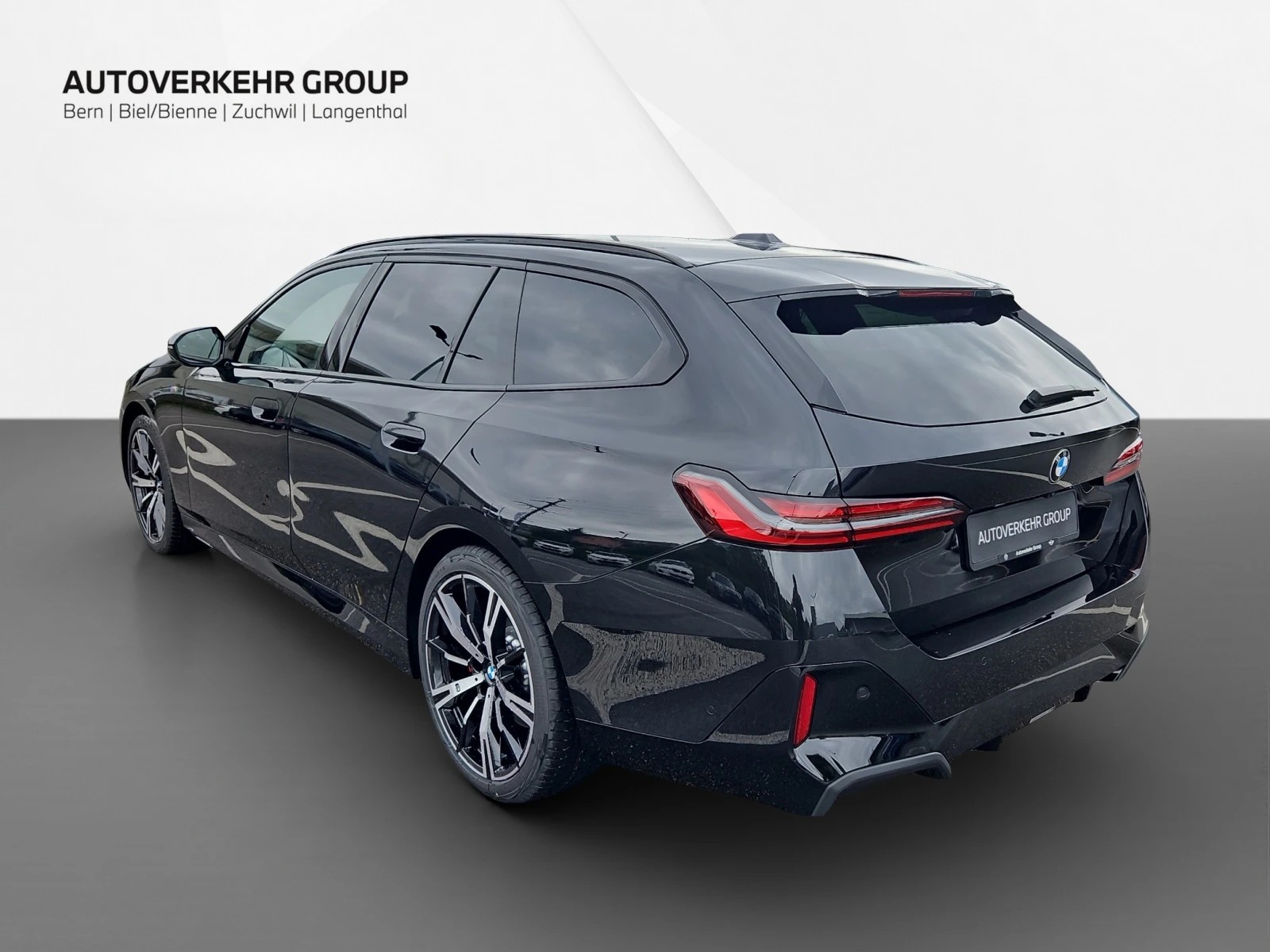 BMW 520d xDrive Touring M Sport Pro 48V-image-3