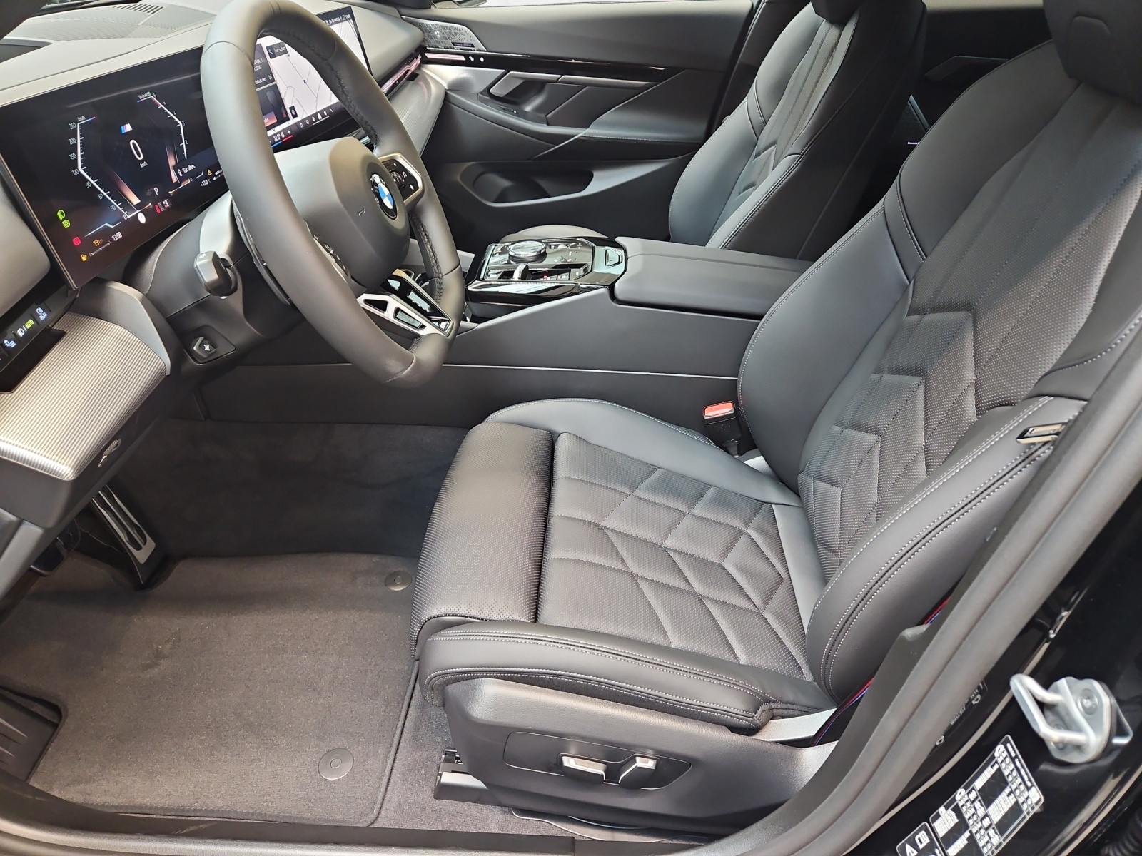 BMW 520d xDrive Touring M Sport Pro 48V-image-9