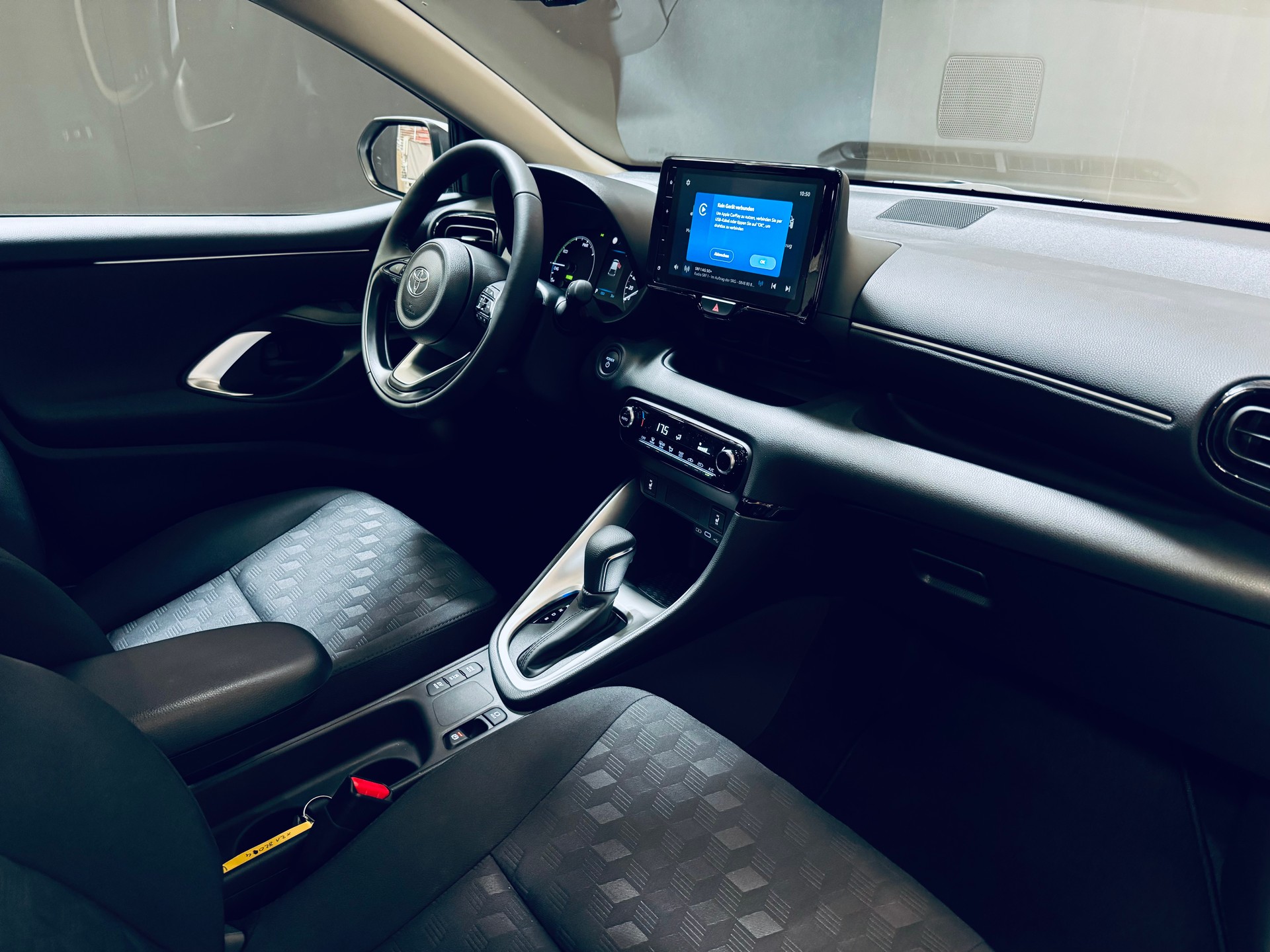 TOYOTA NEW Yaris 1.5 Comfort e-CVT-image-16