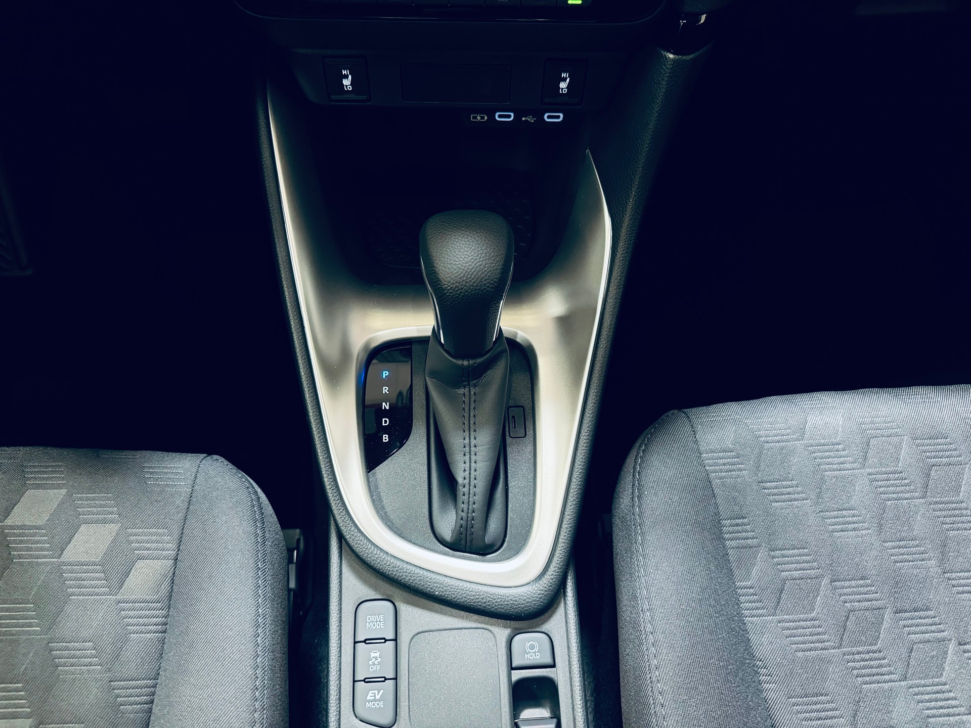 TOYOTA NEW Yaris 1.5 Comfort e-CVT-image-18