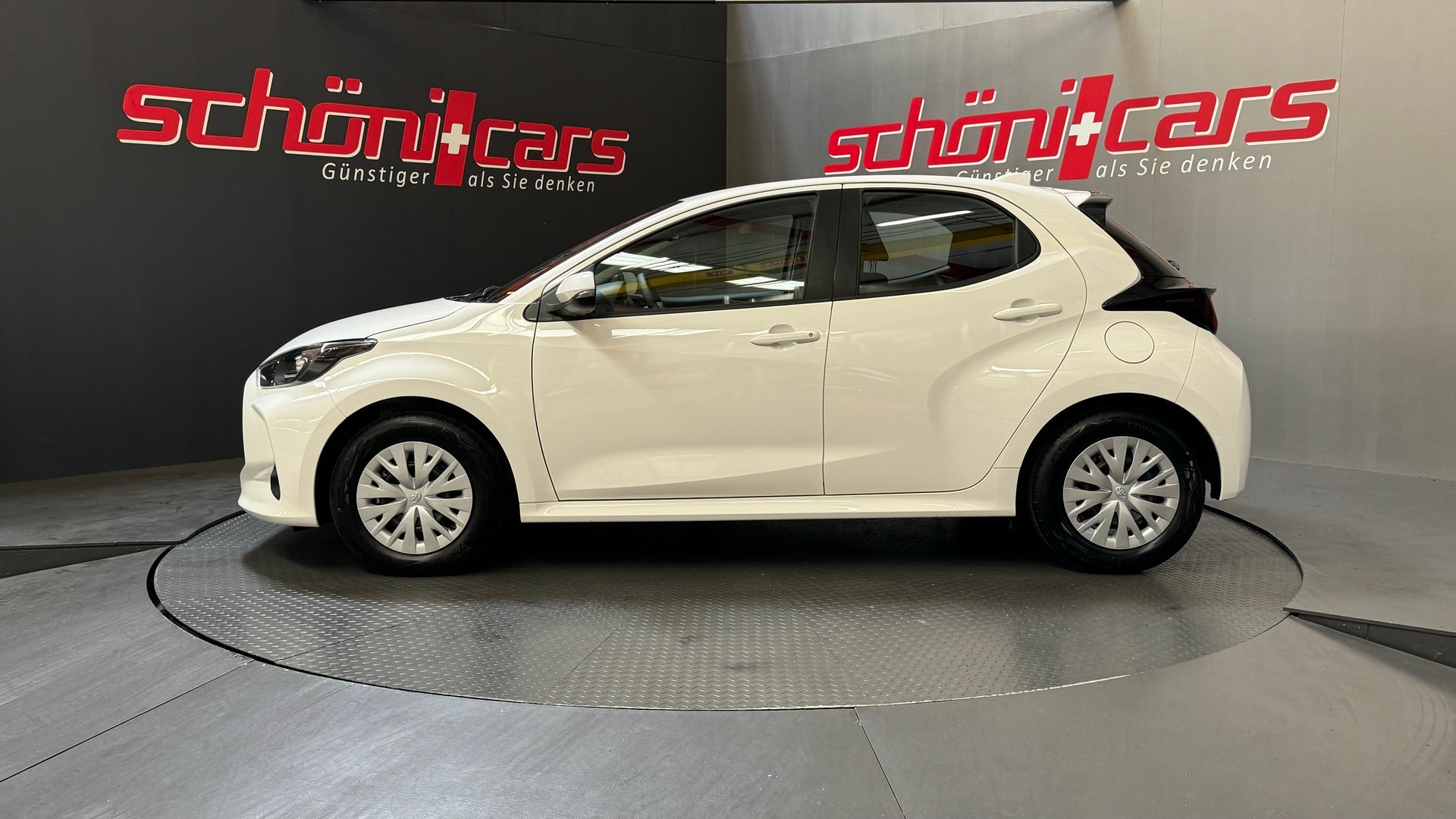 TOYOTA NEW Yaris 1.5 Comfort e-CVT-image-2