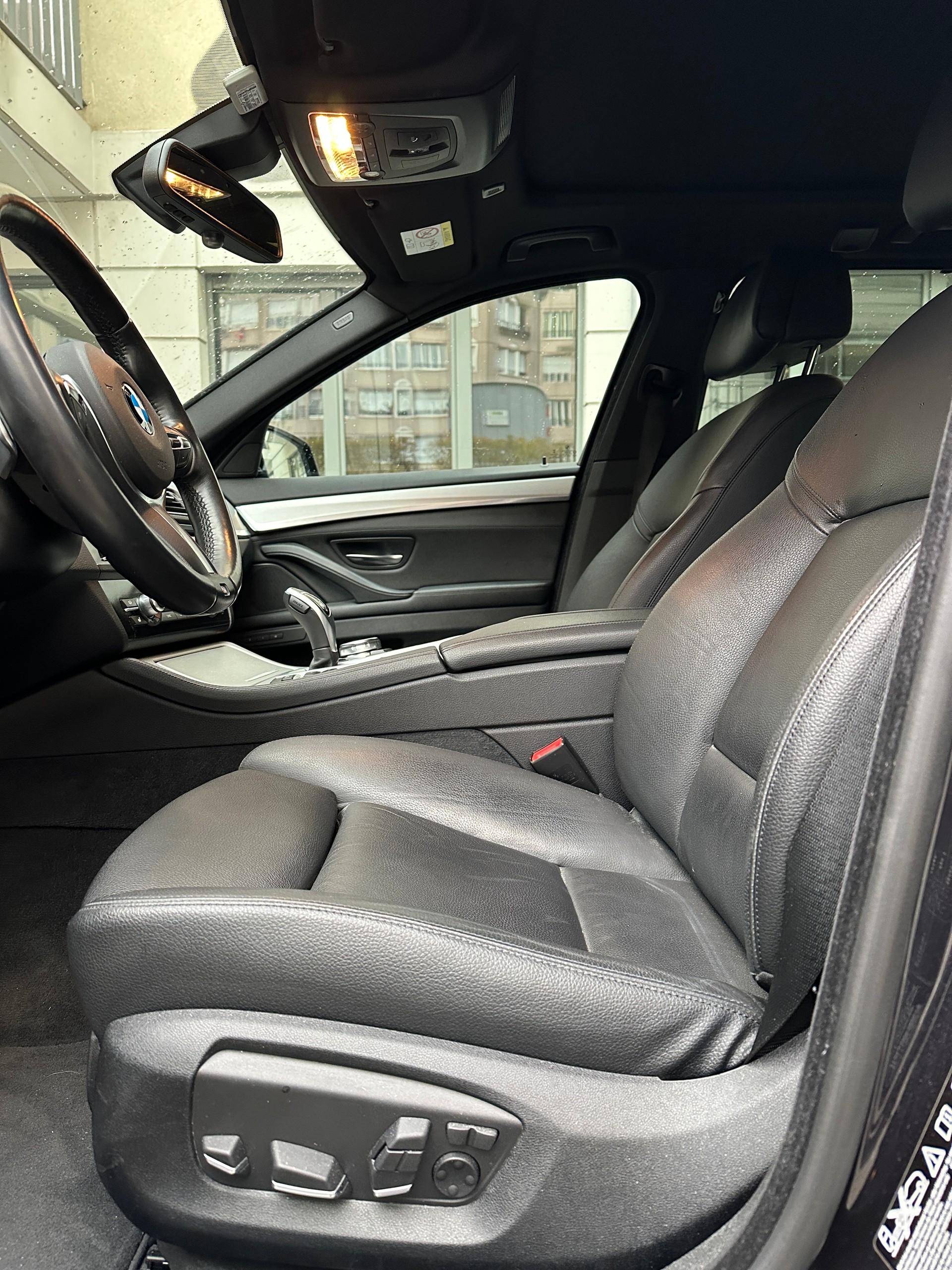BMW 535d Touring M Sport xDrive Steptronic-image-7