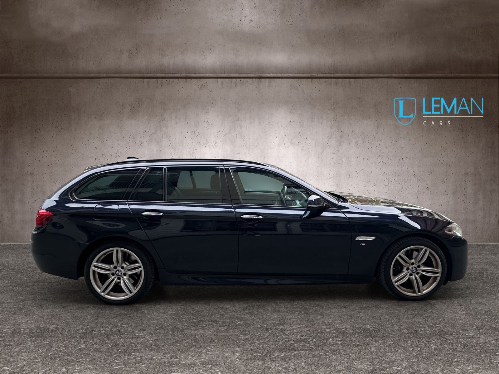 BMW 535d Touring M Sport xDrive Steptronic-image-3