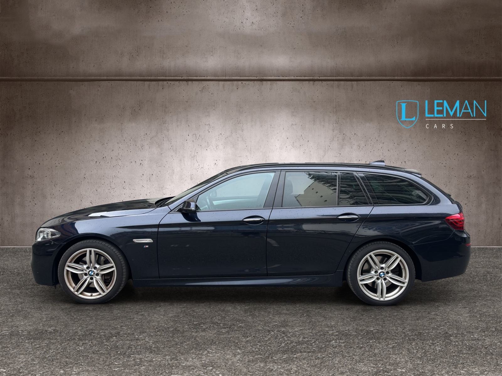 BMW 535d Touring M Sport xDrive Steptronic-image-6
