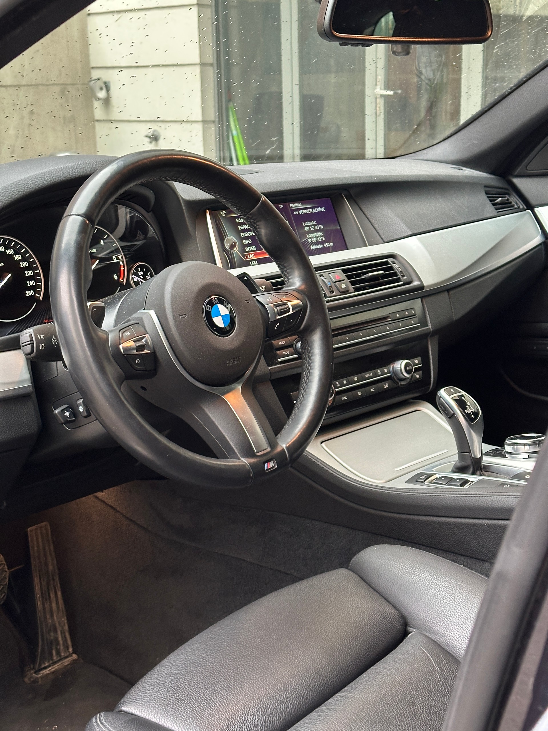 BMW 535d Touring M Sport xDrive Steptronic-image-8
