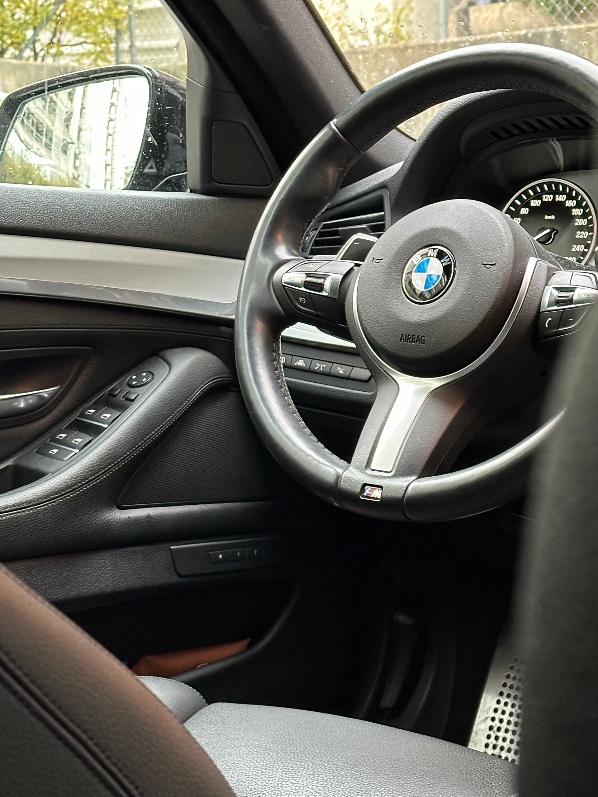 BMW 535d Touring M Sport xDrive Steptronic-image-9