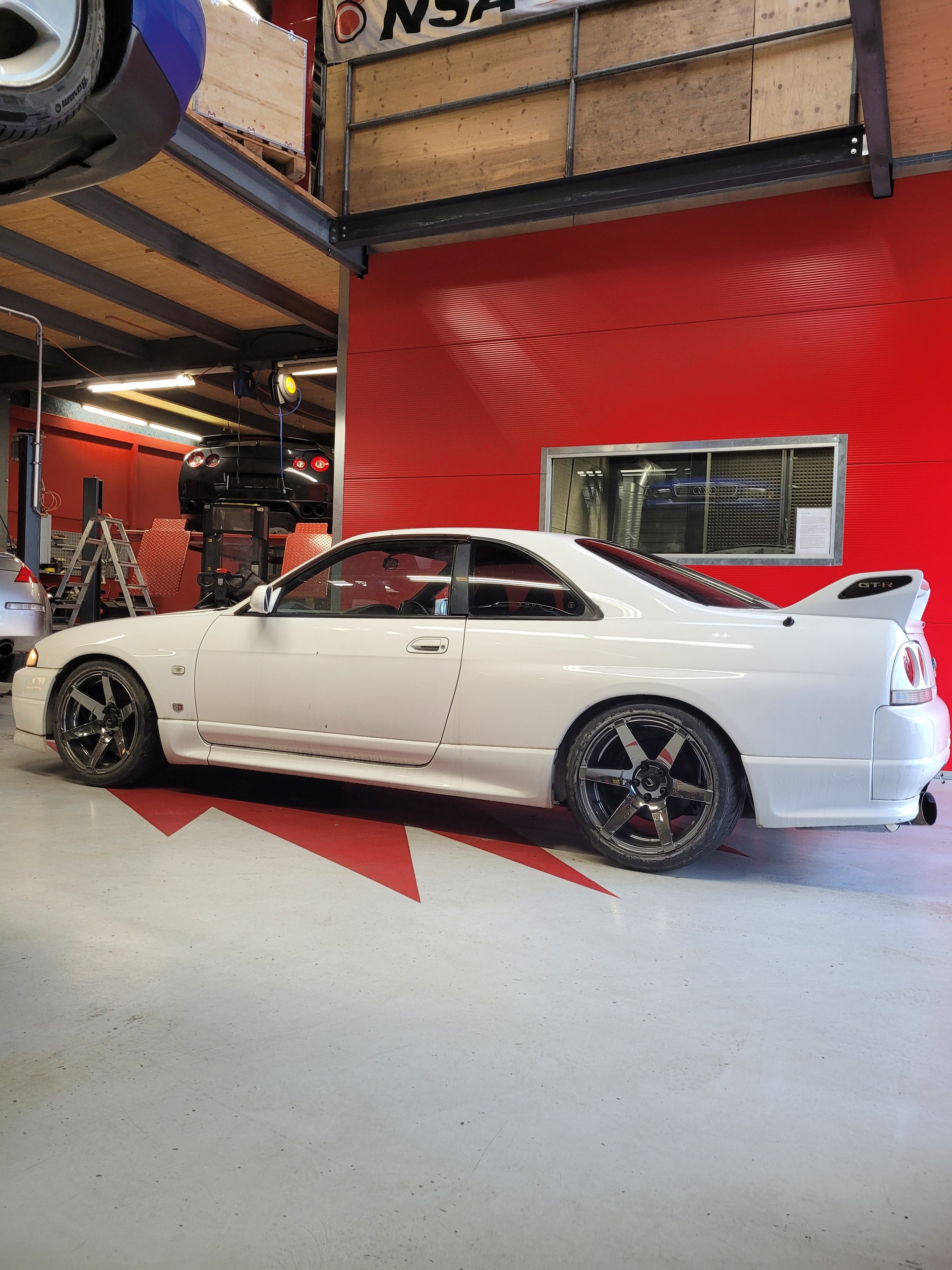 NISSAN GTR R33-image-0