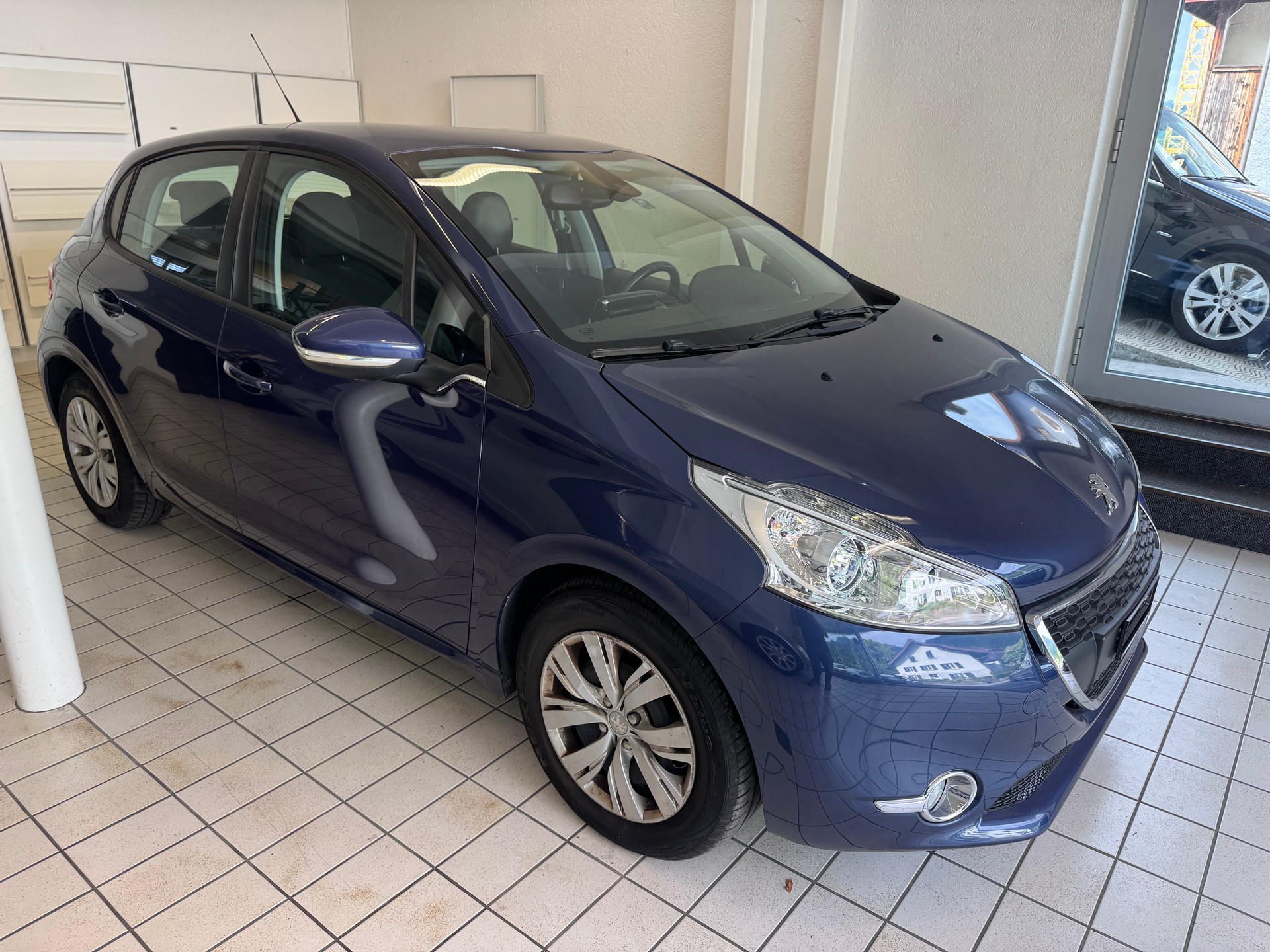 PEUGEOT 208 1.2 VTI Access-image-4