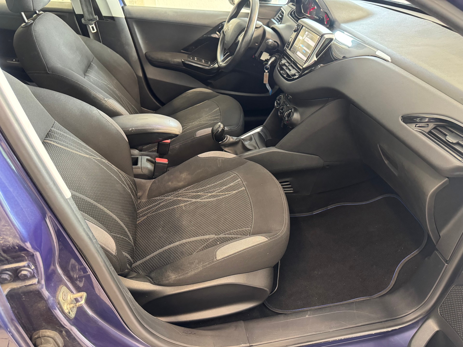 PEUGEOT 208 1.2 VTI Access-image-12