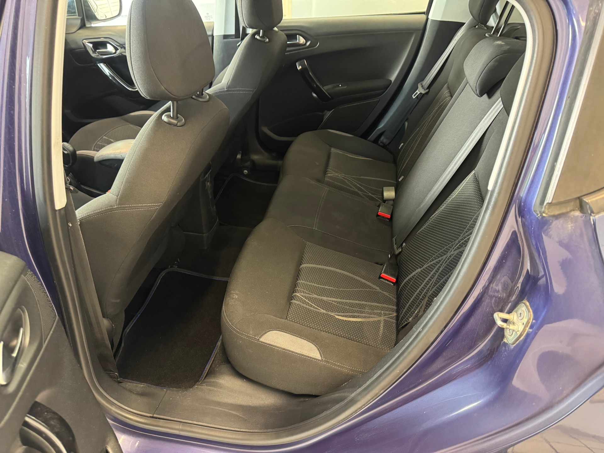 PEUGEOT 208 1.2 VTI Access-image-14