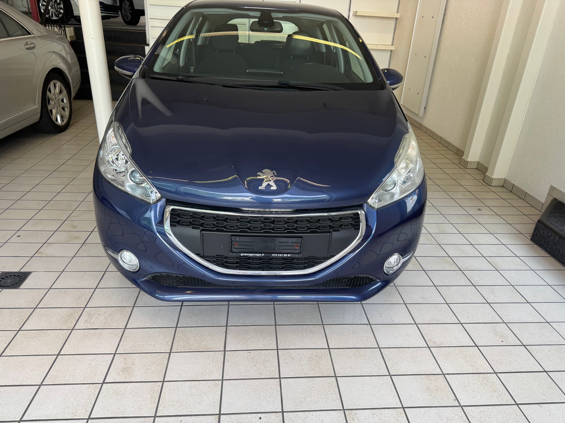 PEUGEOT 208 1.2 VTI Access-image-0