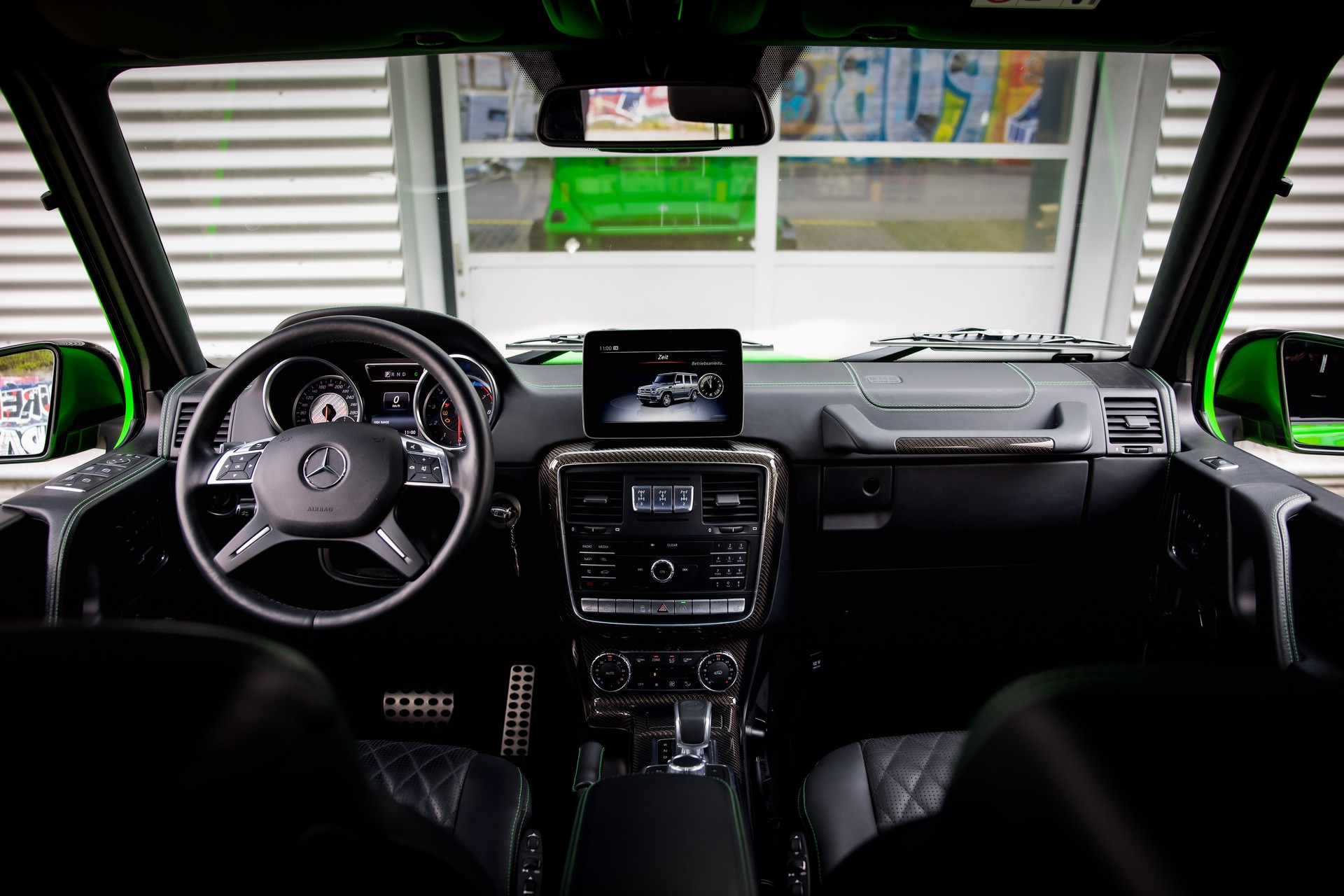 MERCEDES-BENZ G 63 AMG Exclusive Edition Speedsh. Plus 7G-Tronic CRAZY COLOR EDITION alien green-image-5