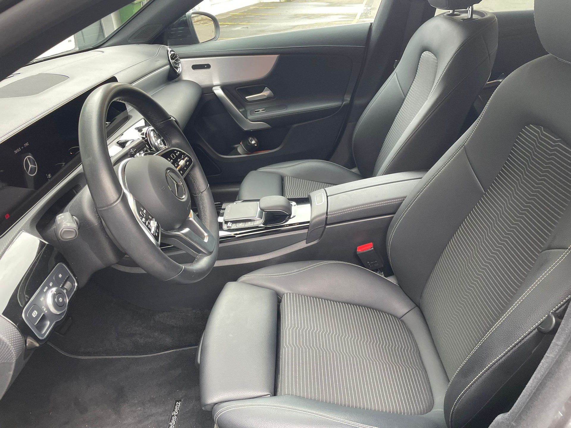 MERCEDES-BENZ CLA 200 Progressive 7G-DCT-image-6