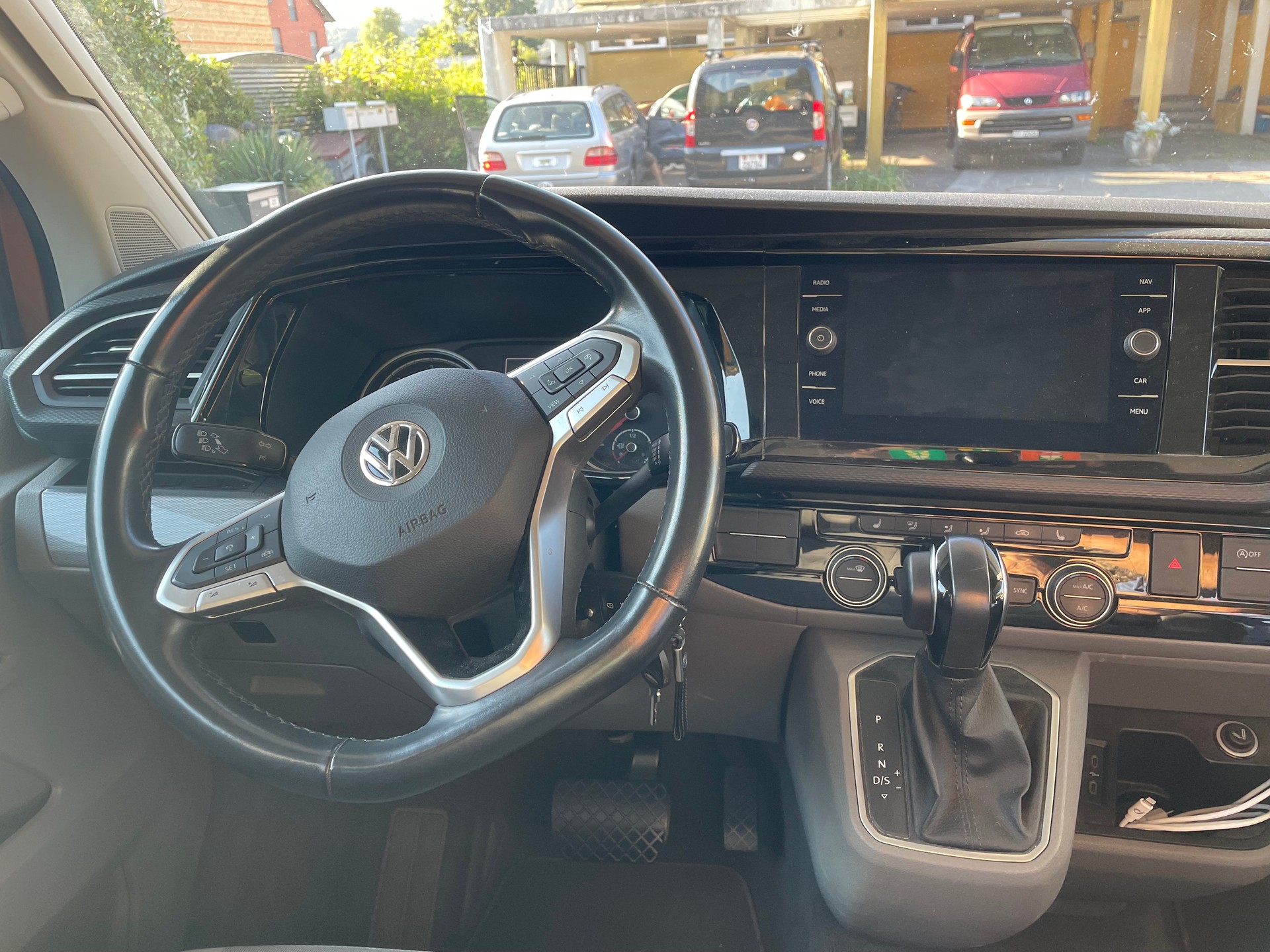 VW T6.1 California 2.0 TDI Ocean Edition Liberty DSG-image-5