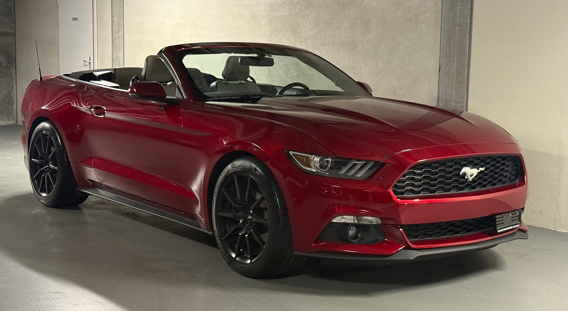 FORD Mustang Convertible 2.3 Automat-showroom-element-1