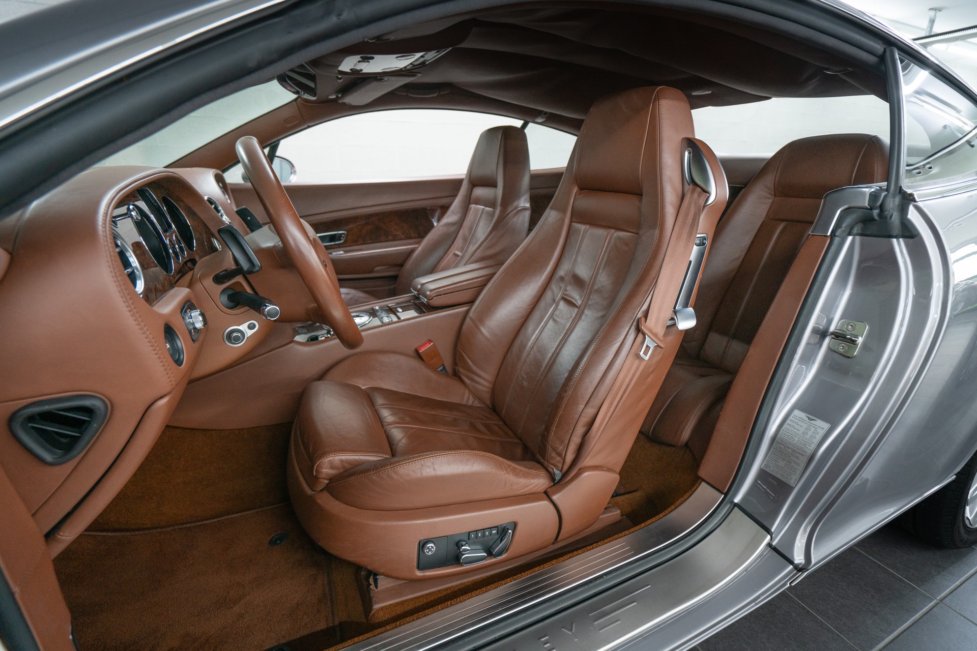 BENTLEY Continental GT 6.0-image-13