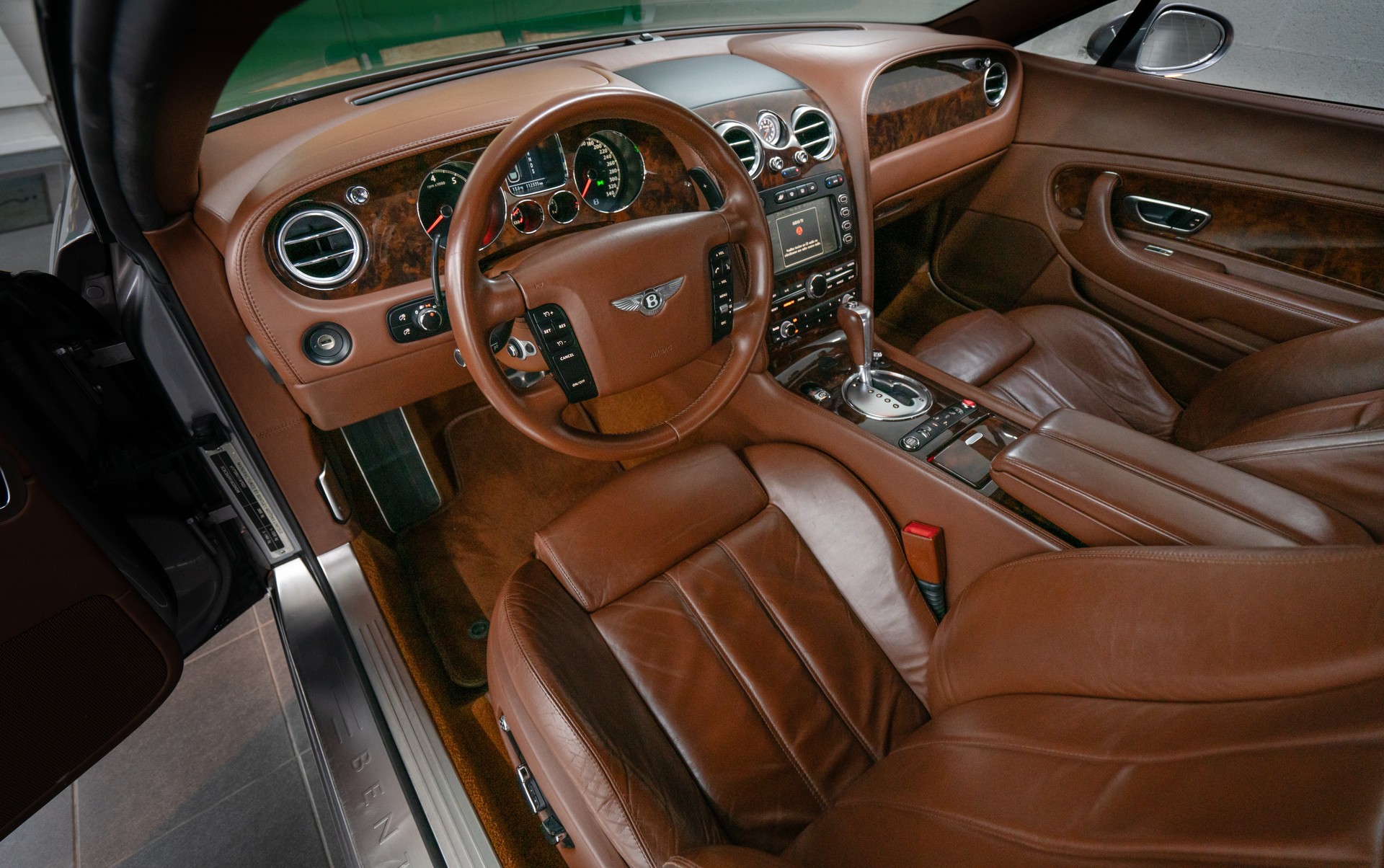 BENTLEY Continental GT 6.0-image-10