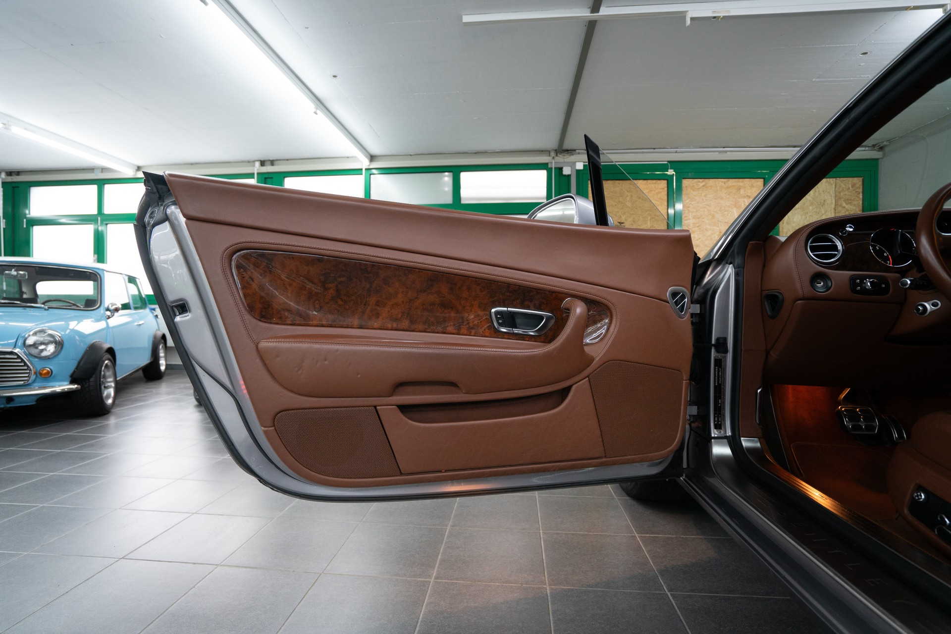 BENTLEY Continental GT 6.0-image-16