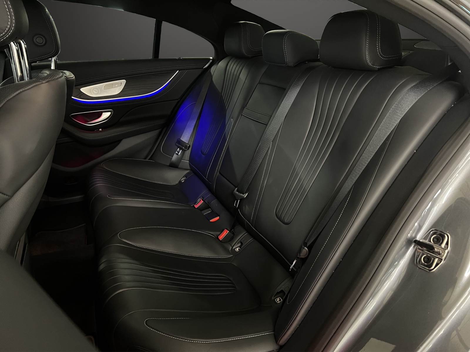 MERCEDES-BENZ CLS 400 d 4Matic AMG Line 9G-Tronic-image-14