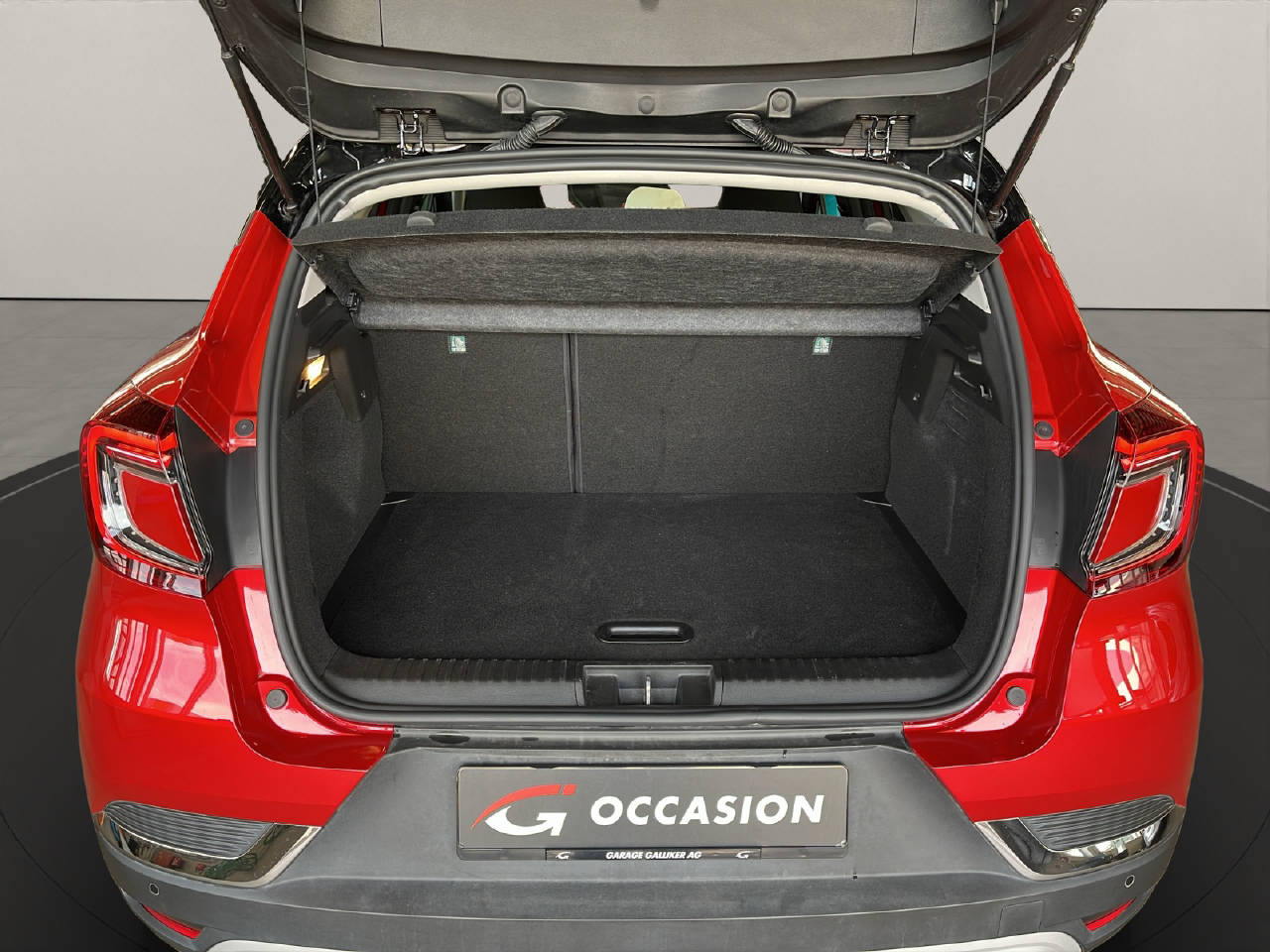 RENAULT Captur 1.3 TCe 140 Initiale EDC-image-15