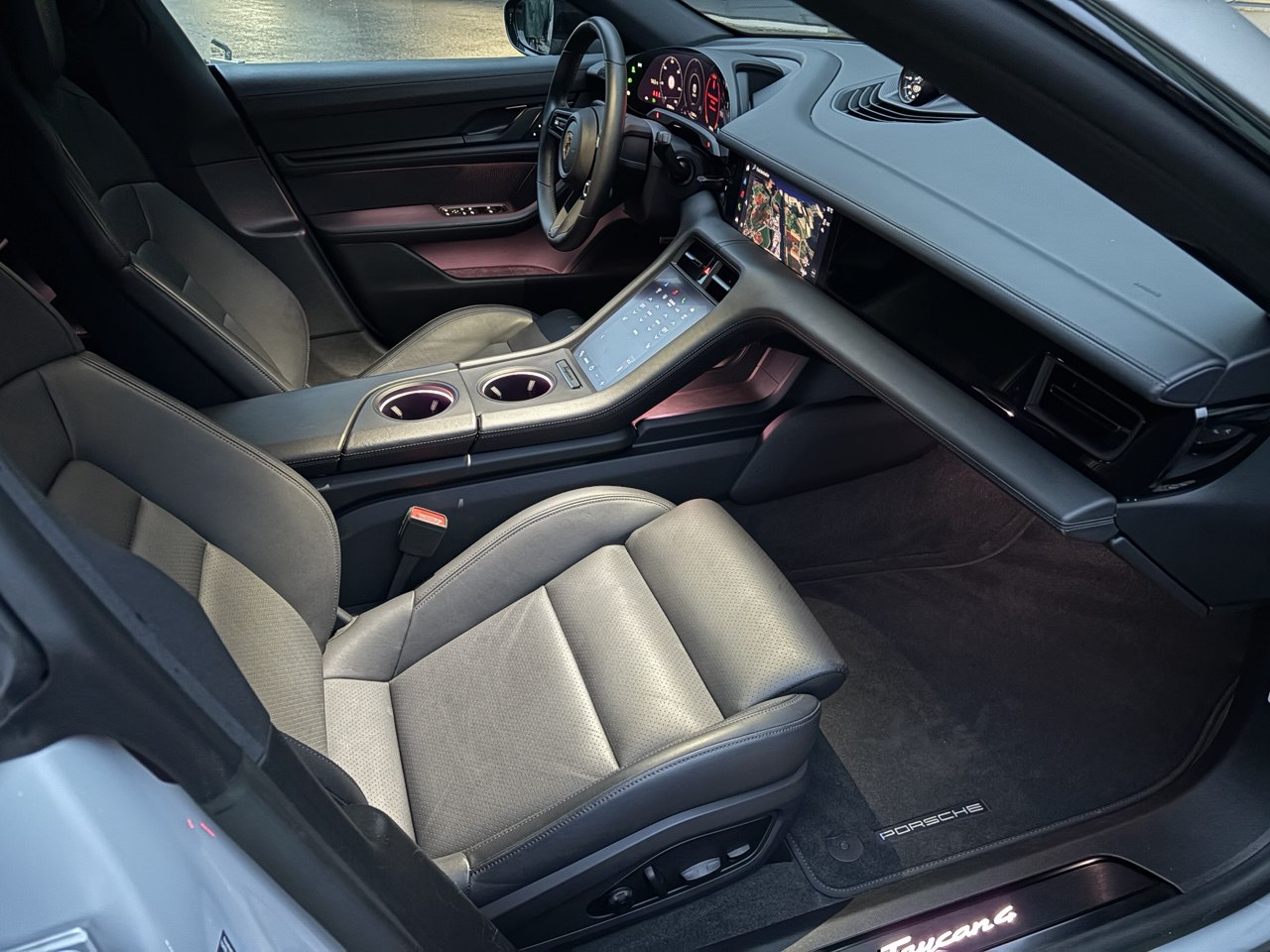 PORSCHE Taycan 4 Cross Turismo Performance Batterie Plus 93.4 kWh-image-10