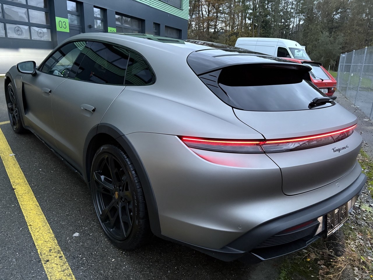 PORSCHE Taycan 4 Cross Turismo Performance Batterie Plus 93.4 kWh-image-5