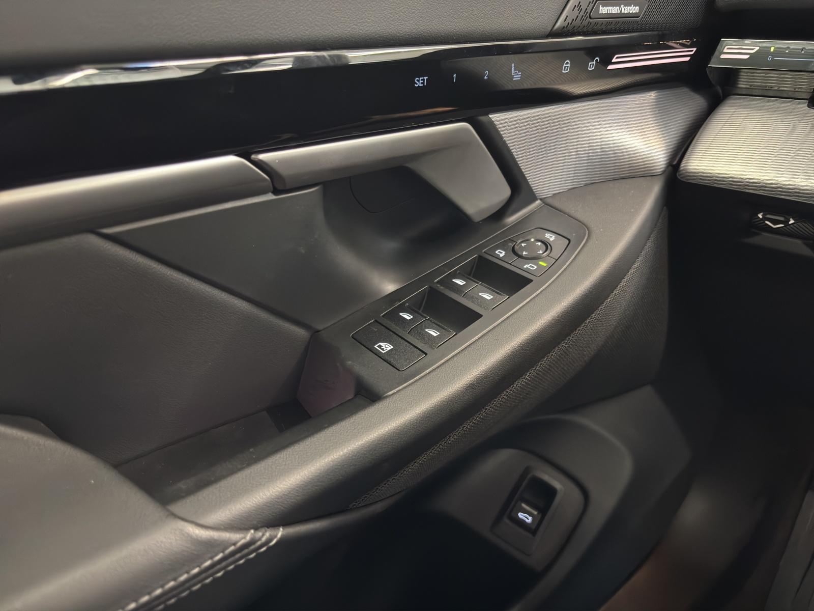 BMW 520d xDrive Touring M Sportpaket-image-17