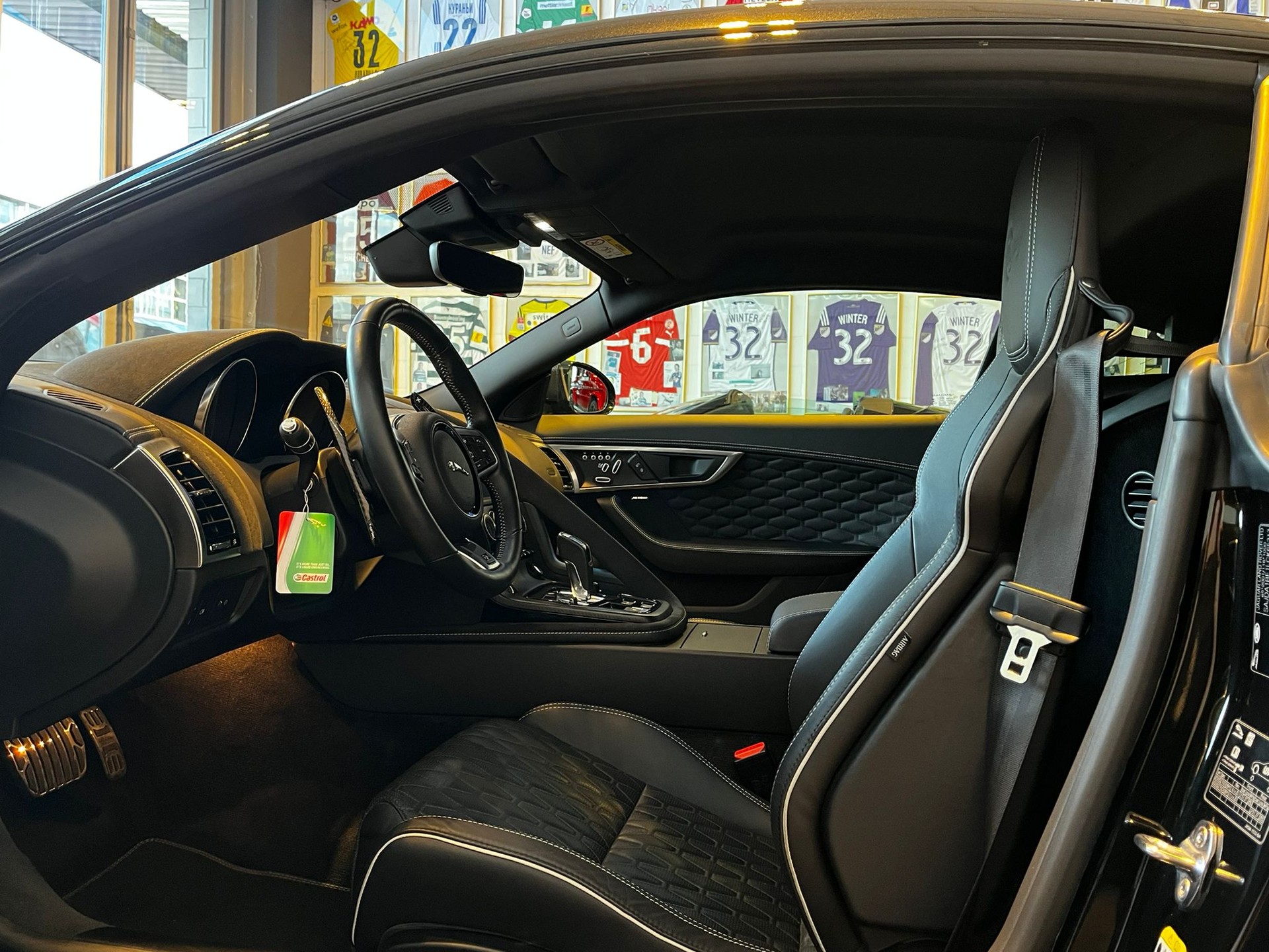 JAGUAR F-Type Coupé 5.0 V8 S/C SVR AWD Automatik-image-11