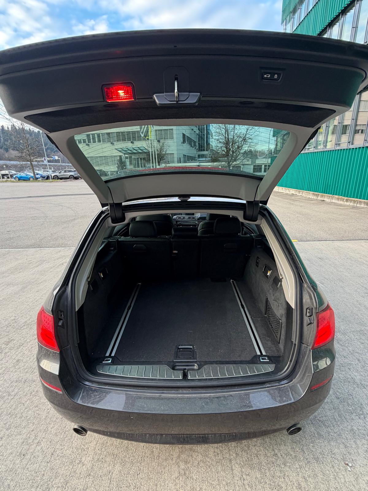 BMW 535d xDrive Touring Steptronic-image-11