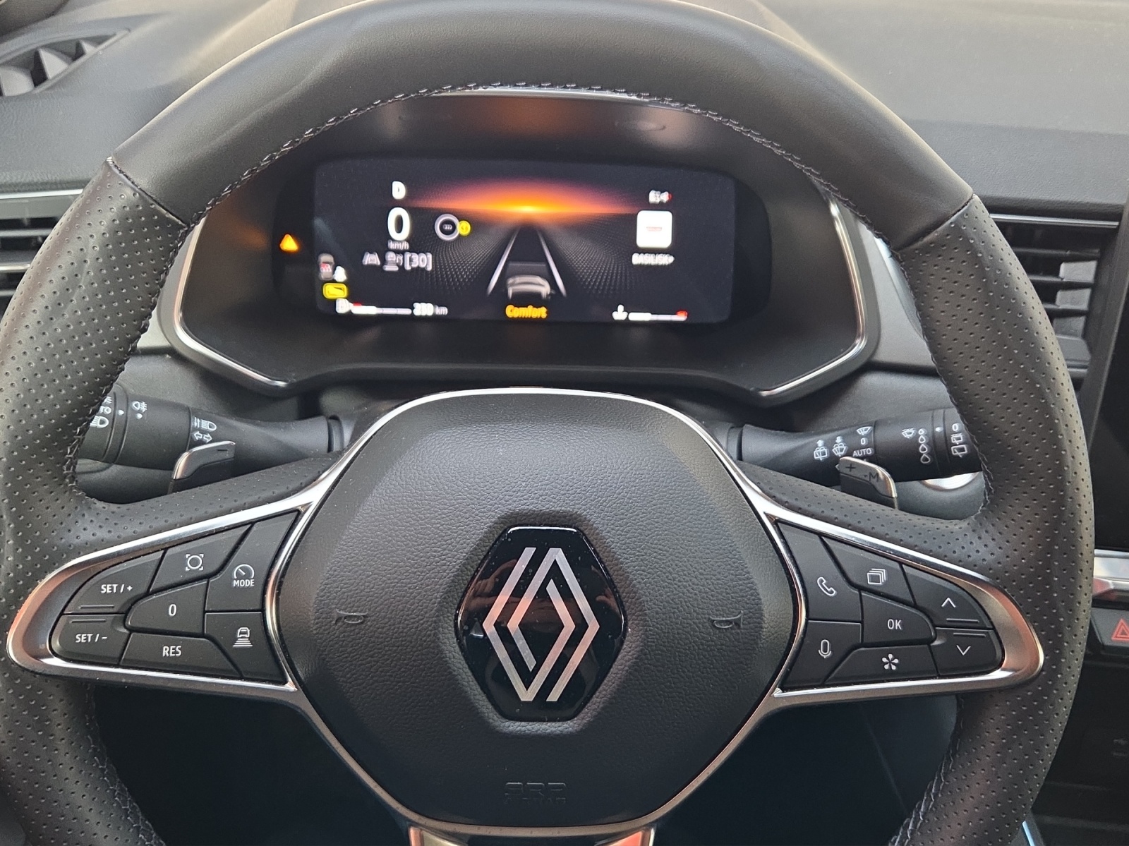 RENAULT Captur 1.3 TCe Techno EDC-image-8
