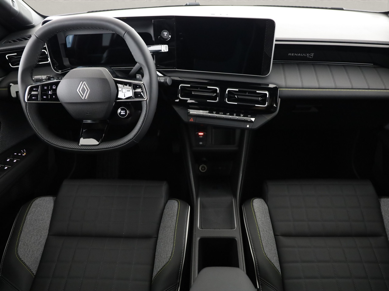 RENAULT R4 E-Tech Comfort Range iconic-image-4