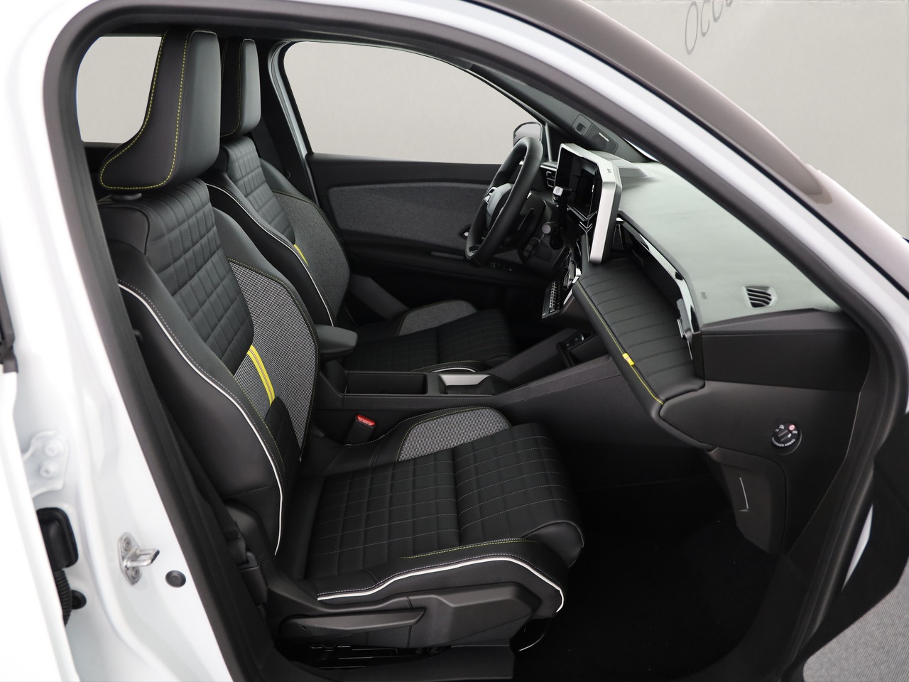 RENAULT R4 E-Tech Comfort Range iconic-image-6
