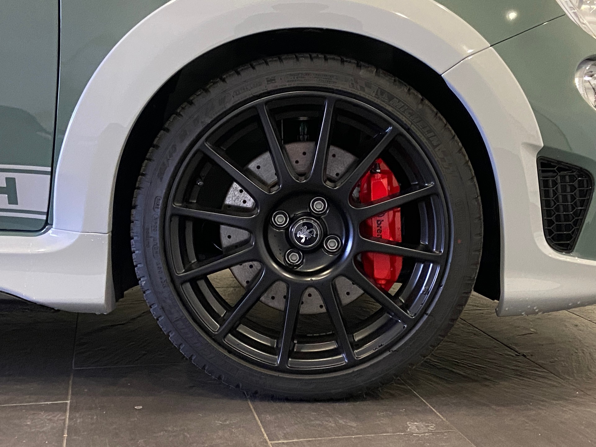 FIAT 695 1.4 16V Turbo Abarth 70 Anniversario-image-3