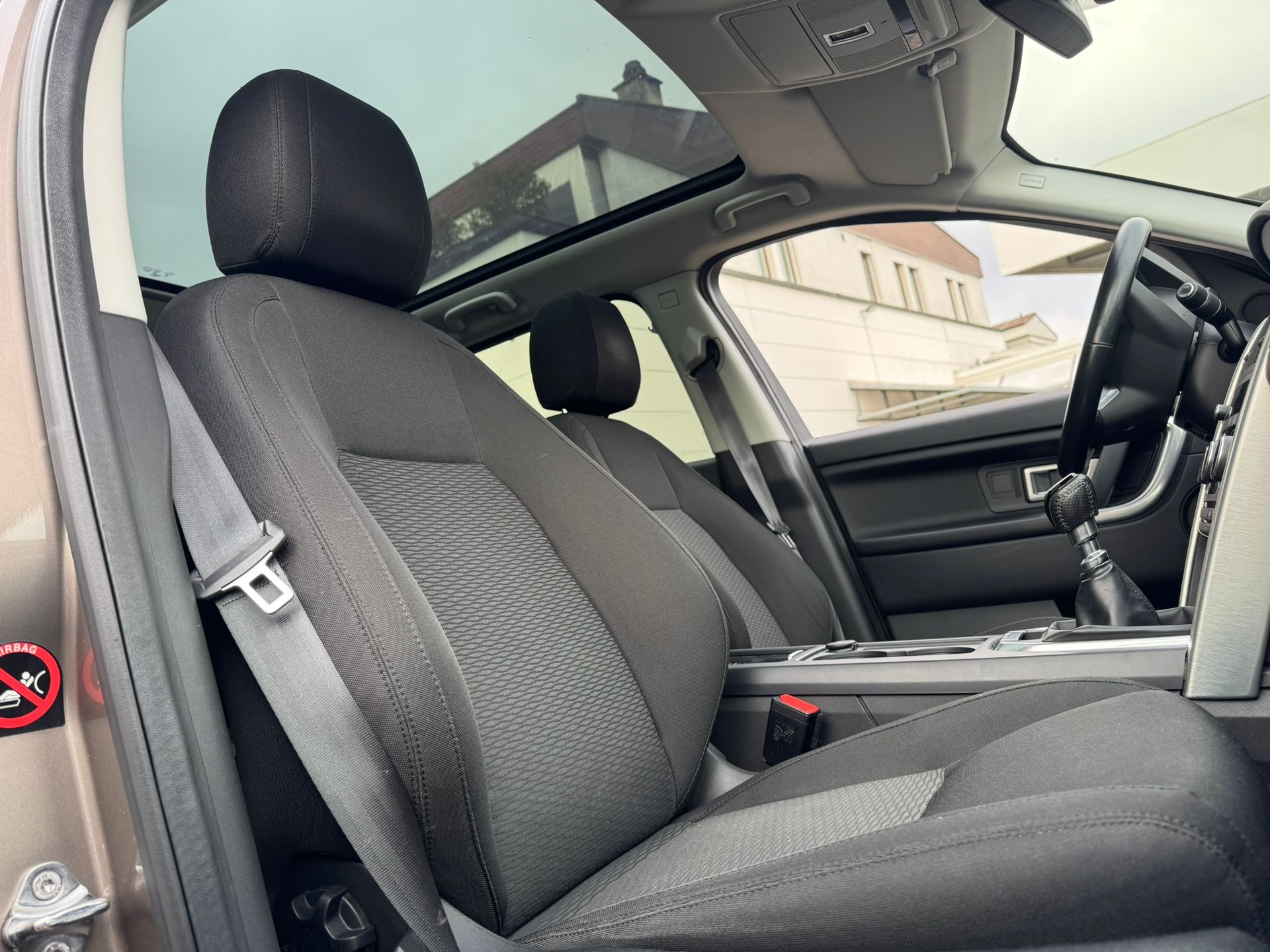 LAND ROVER Discovery Sport 2.0 TD4 HSE Luxury-image-9