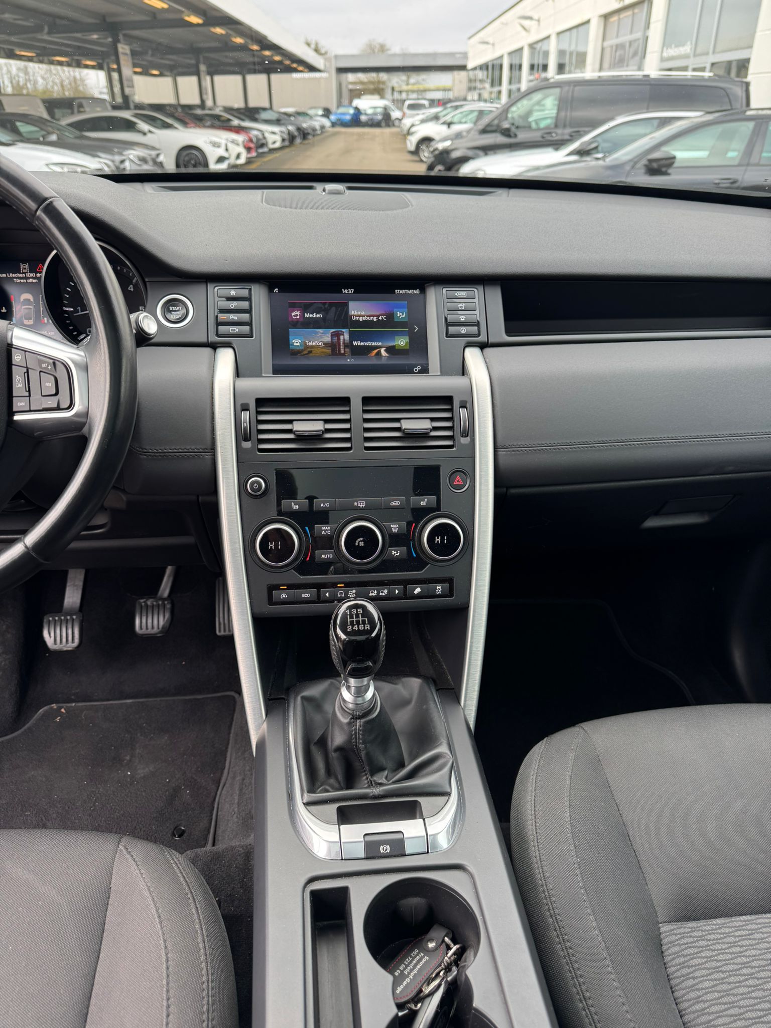 LAND ROVER Discovery Sport 2.0 TD4 HSE Luxury-image-13