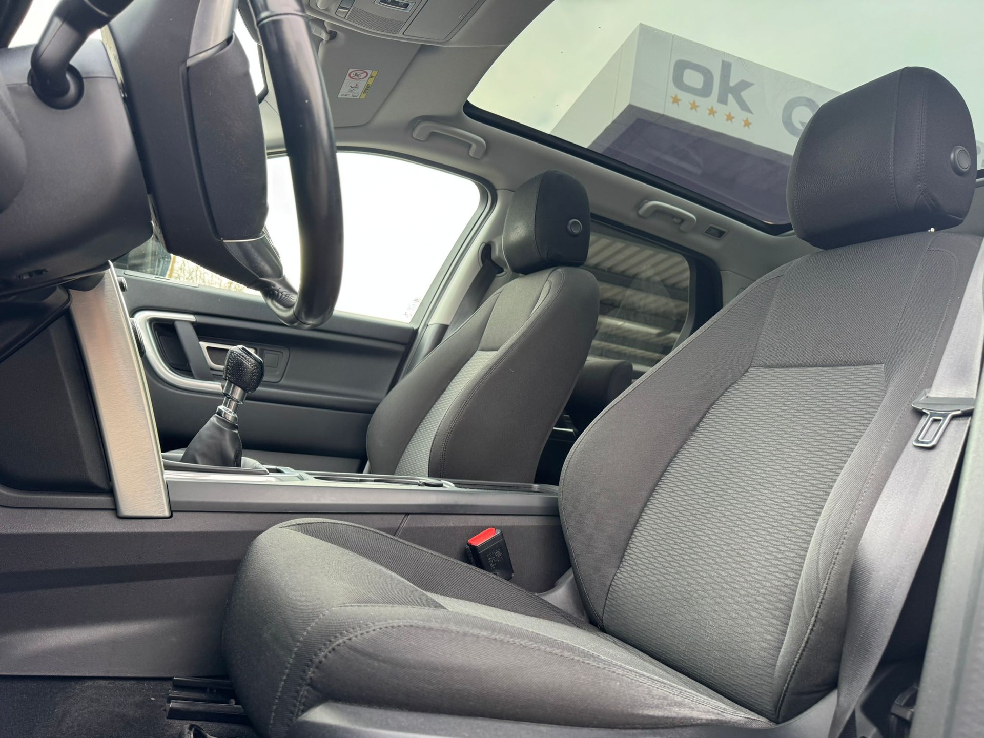 LAND ROVER Discovery Sport 2.0 TD4 HSE Luxury-image-8