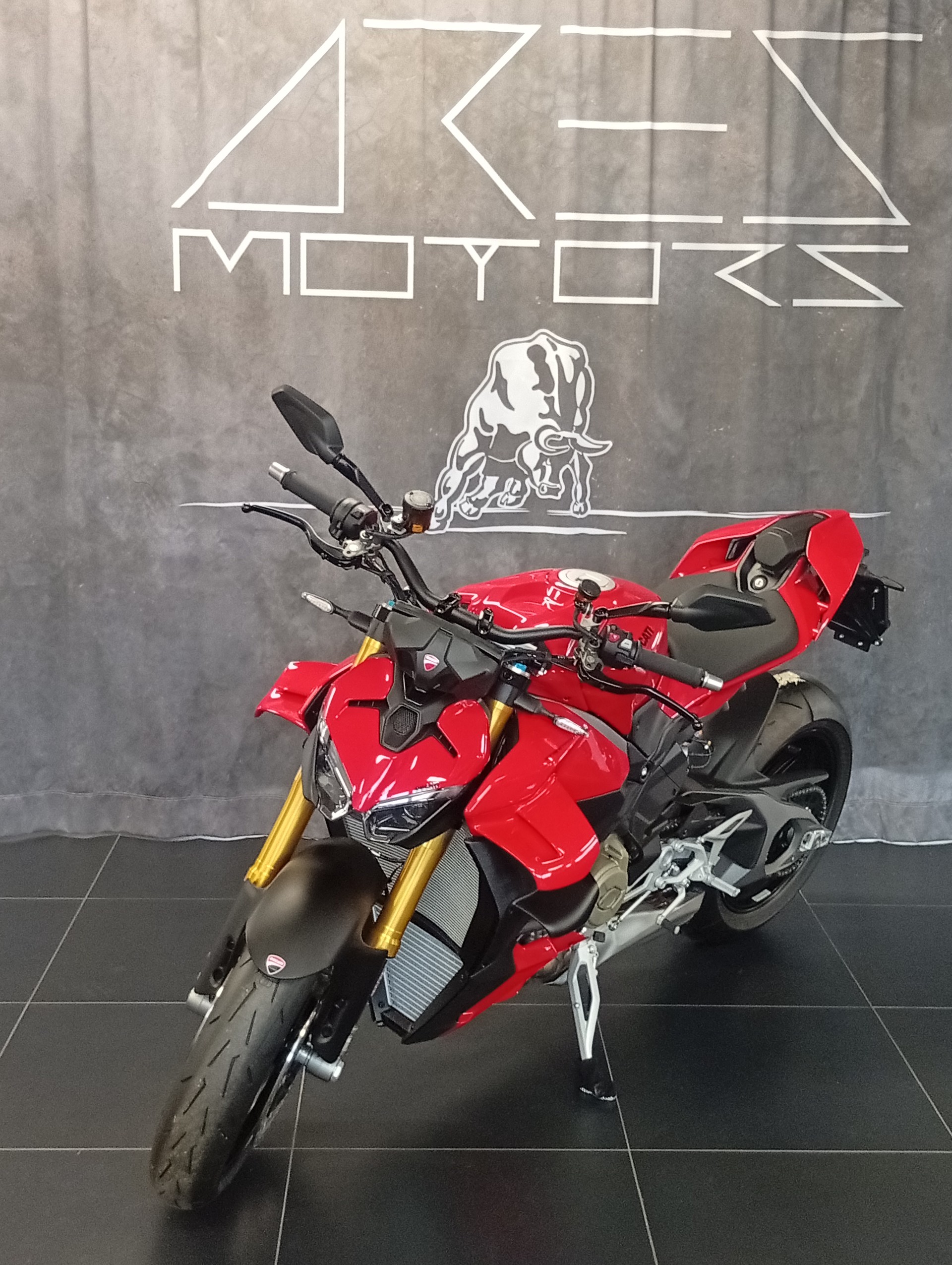 DUCATI Streetfighter V4 S-showroom-element-3