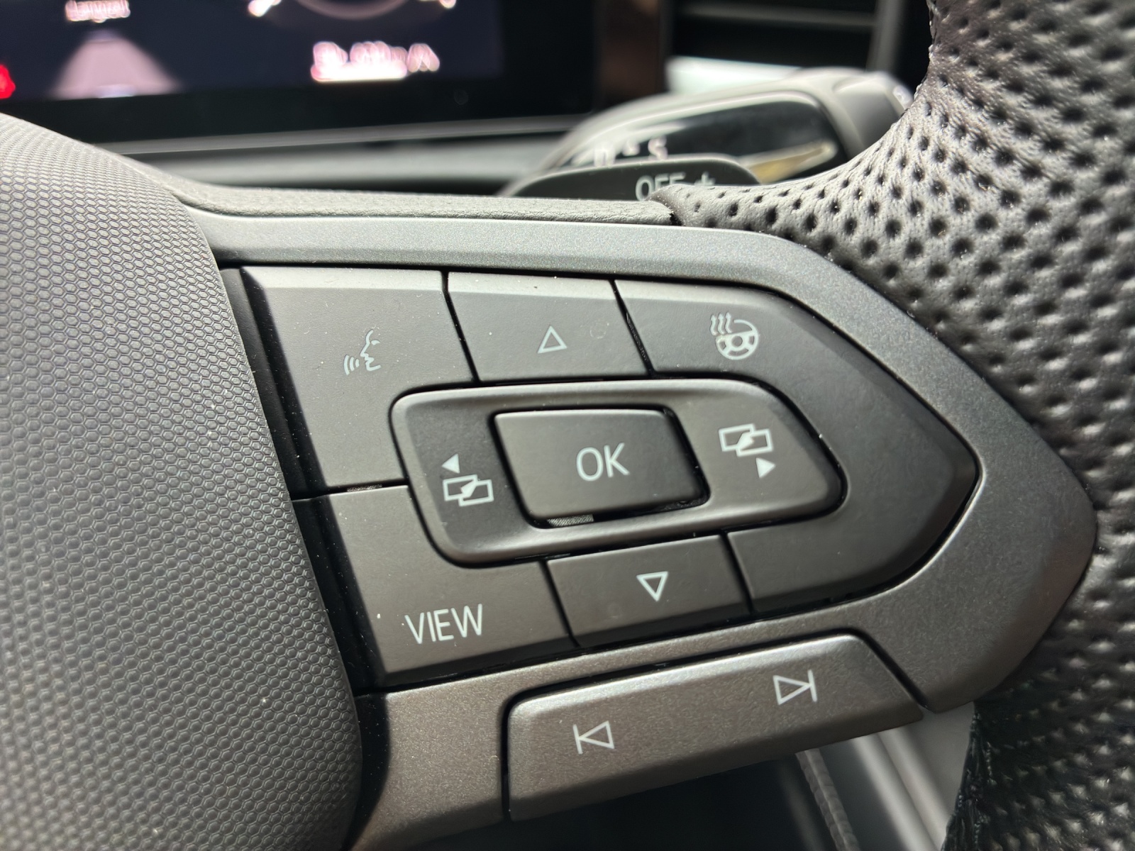 VW T-Roc 1.5 eTSI mHEV R-Line DSG-image-15