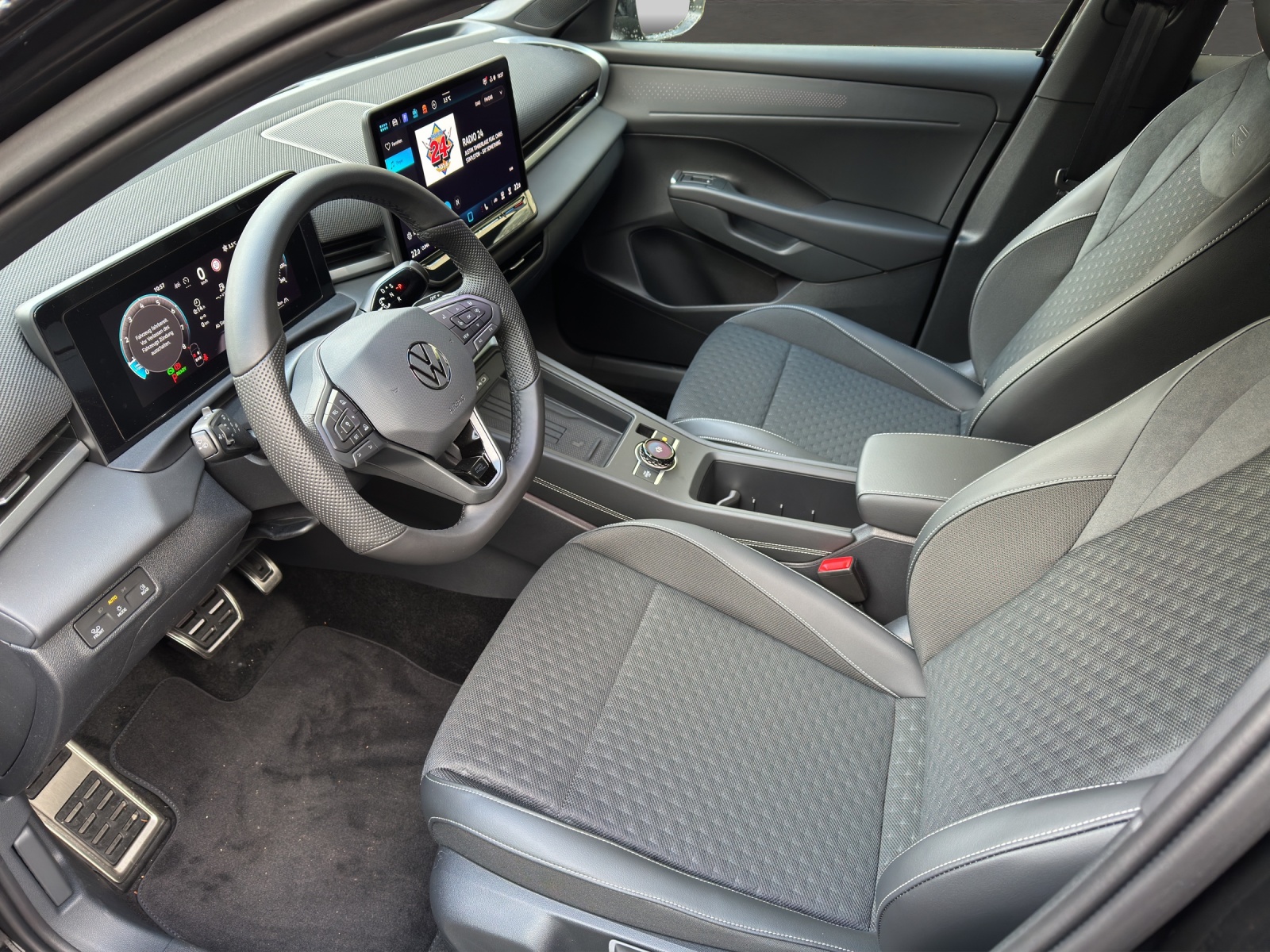 VW T-Roc 1.5 eTSI mHEV R-Line DSG-image-5