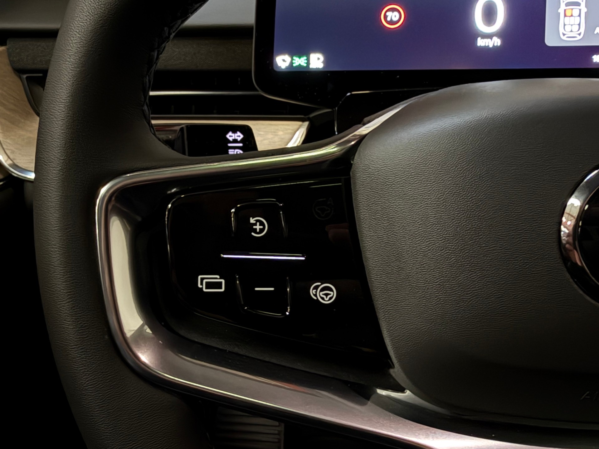 VOLVO EX90 Twin Performance 111 kWh Ultra AWD-image-31