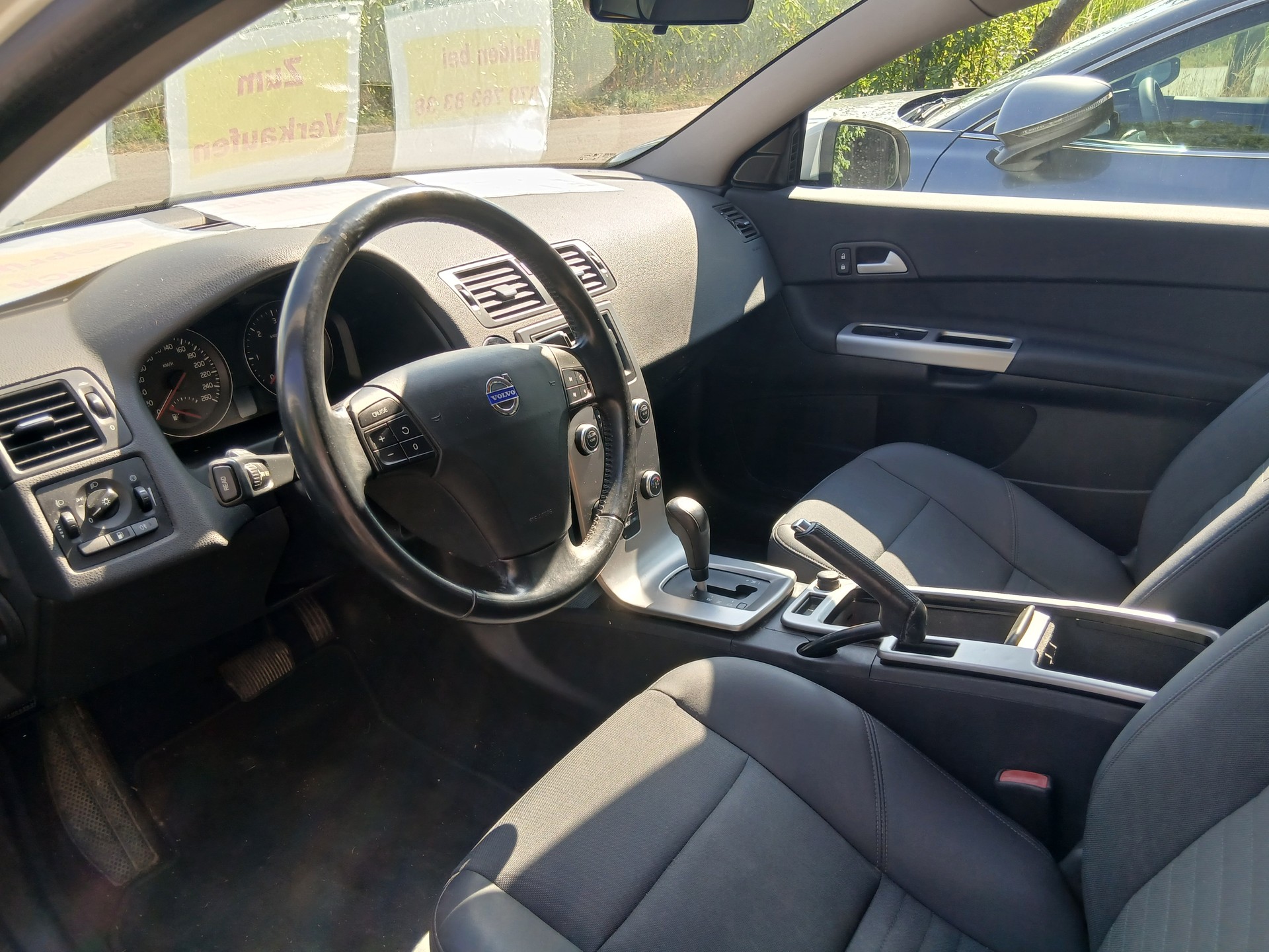 VOLVO C30 2.0D Coupé-image-4