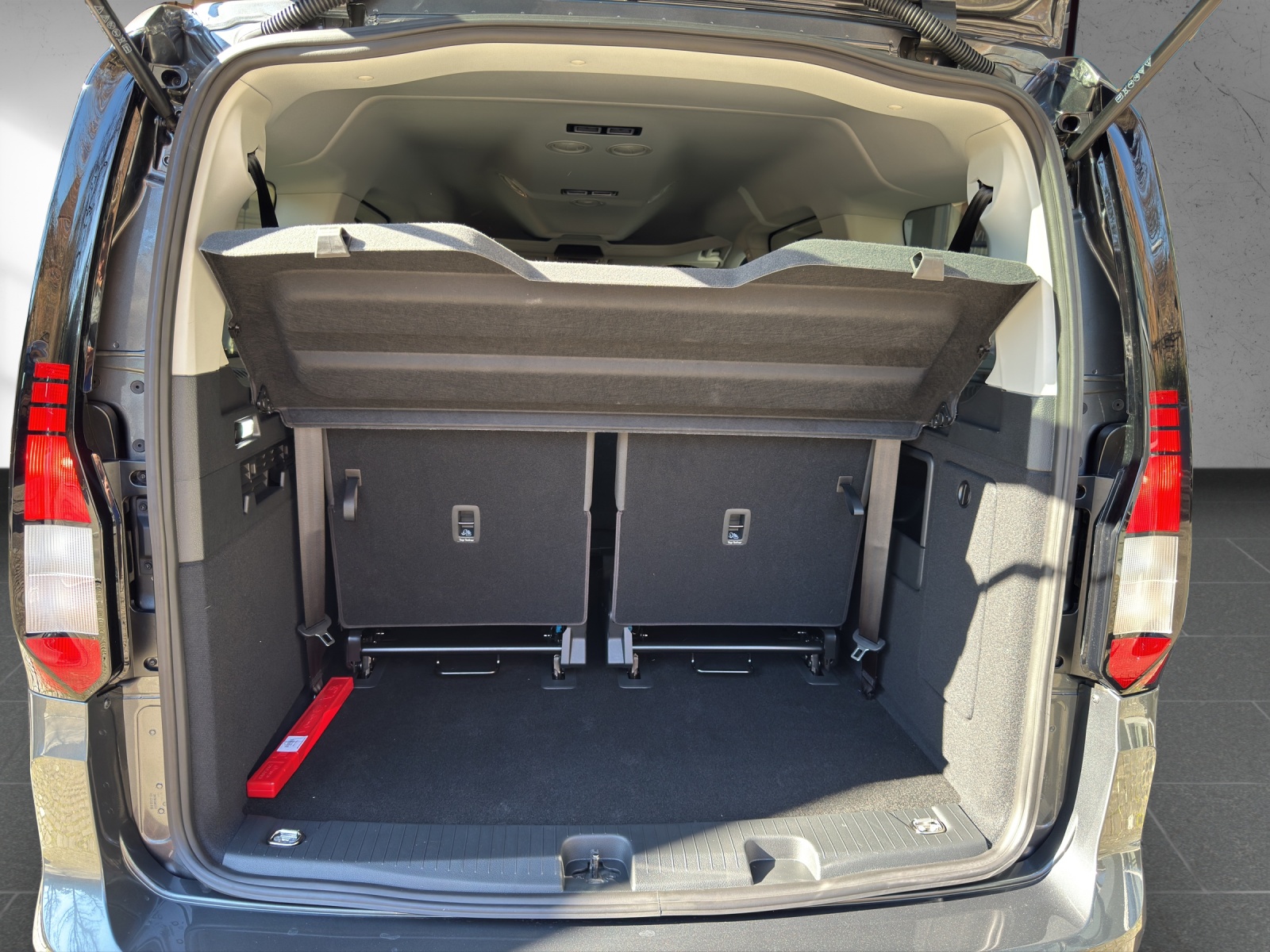 VW Caddy Maxi 1.5 TSI Liberty DSG-image-16