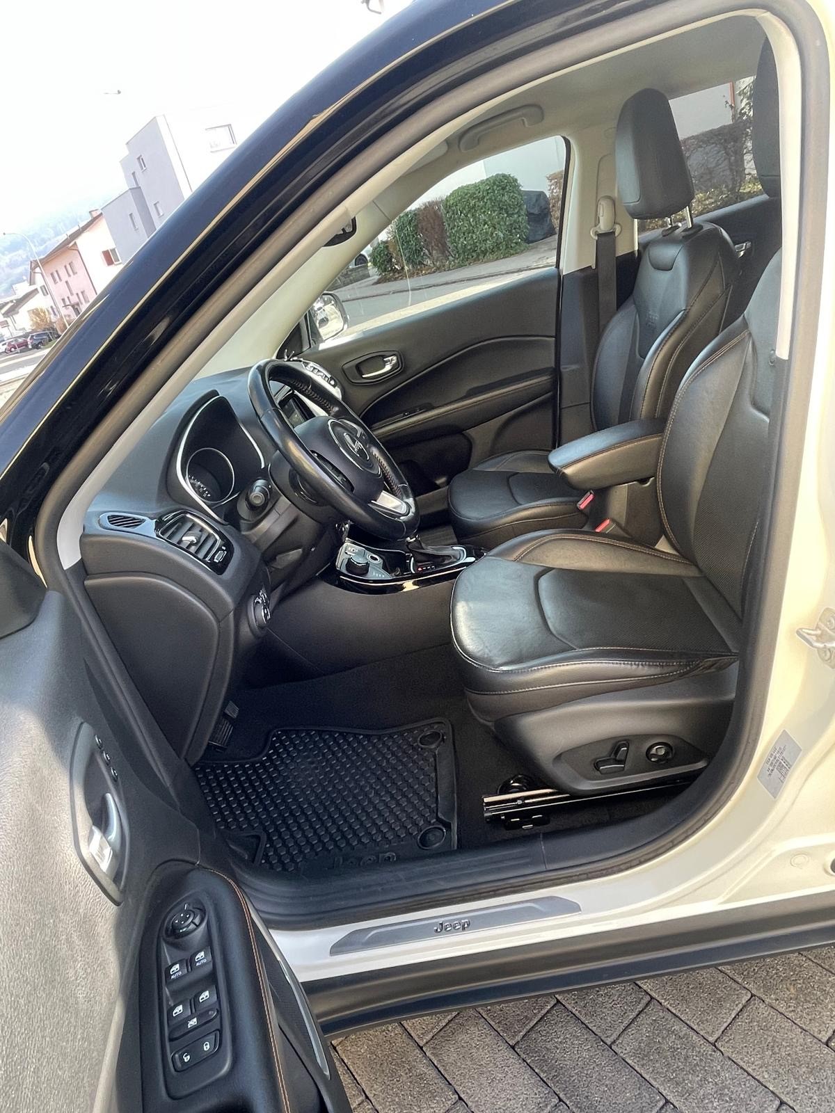 JEEP Compass 1.4 Turbo Limited AWD 9ATX-image-3