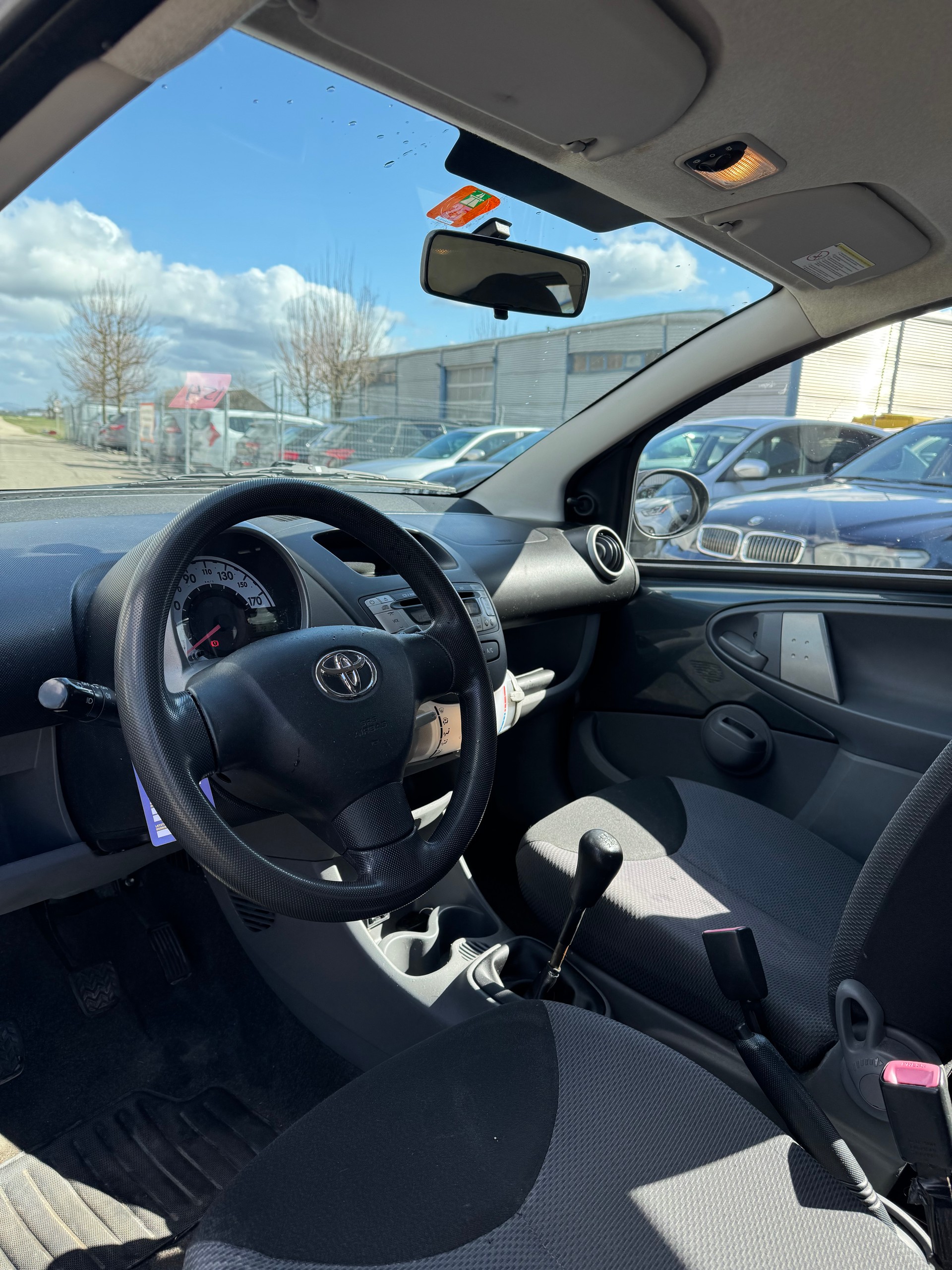 TOYOTA Aygo 1.0 Linea Terra-image-7