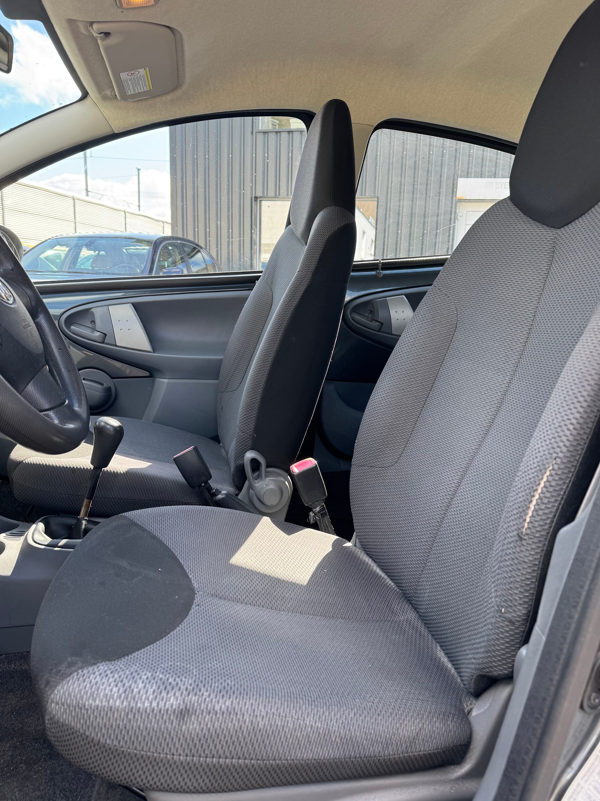 TOYOTA Aygo 1.0 Linea Terra-image-9