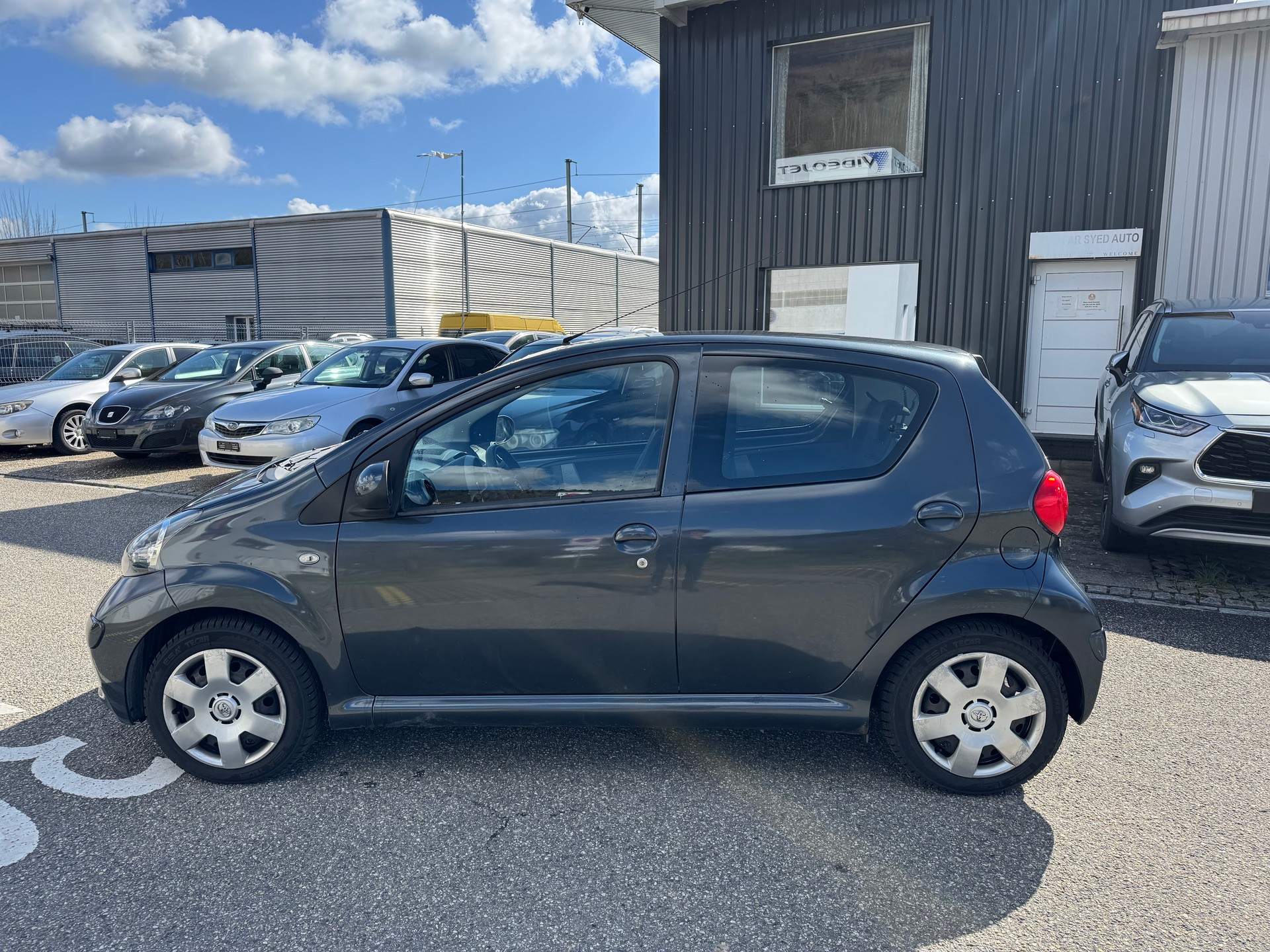 TOYOTA Aygo 1.0 Linea Terra-image-6