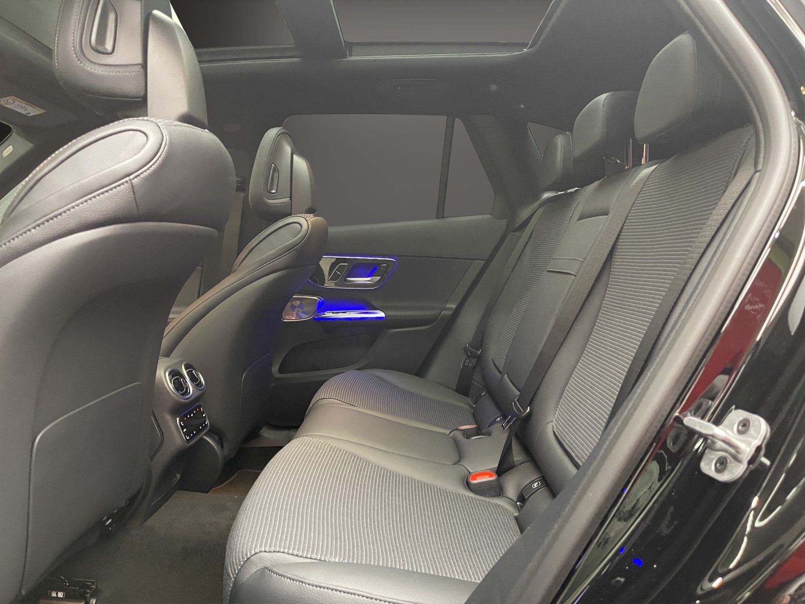 MERCEDES-BENZ GLC 200 4Matic 9G-Tronic-image-9