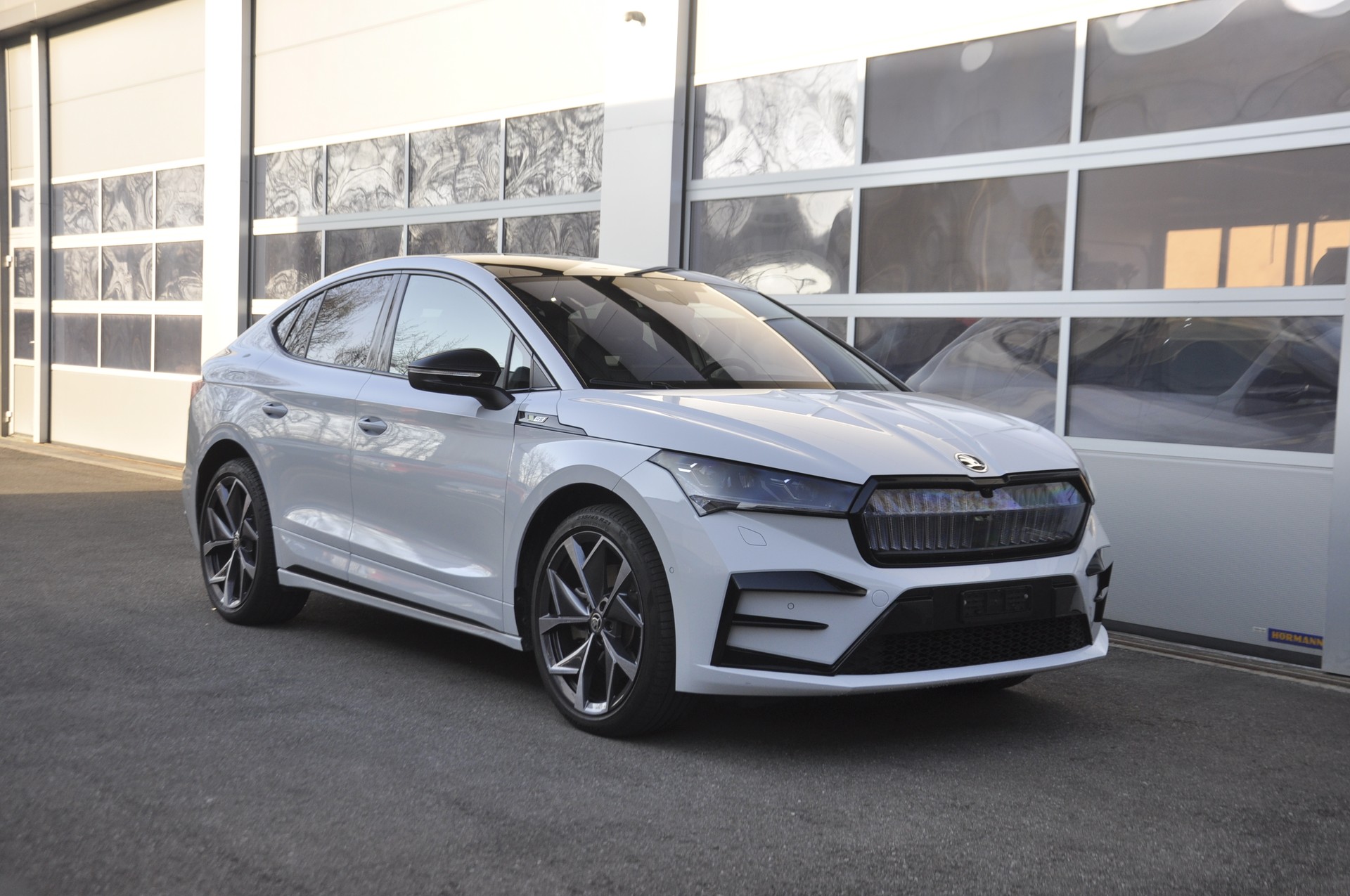 SKODA Enyaq Coupé RS iV 80 4x4 I Anhängerkupplung-image-0