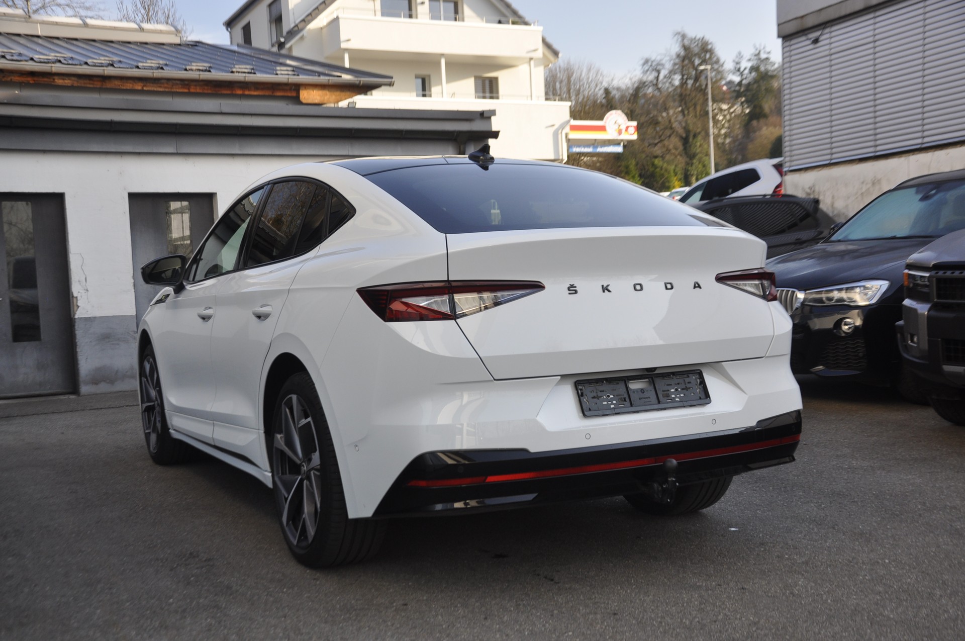 SKODA Enyaq Coupé RS iV 80 4x4 I Anhängerkupplung-image-3