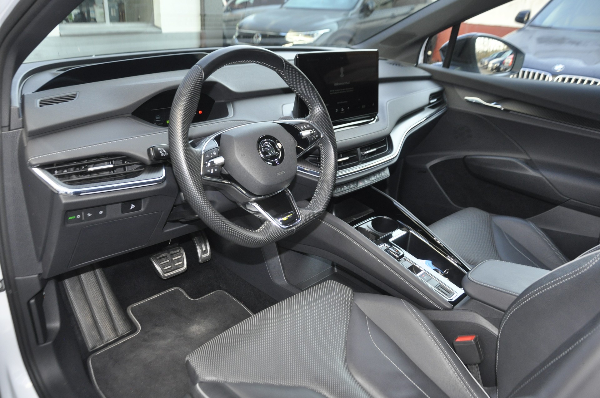 SKODA Enyaq Coupé RS iV 80 4x4 I Anhängerkupplung-image-9